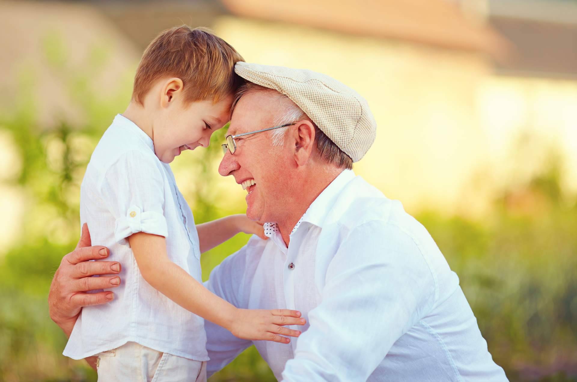 Frases Buenas y sus propuestas de frases para dedicar a los abuelos