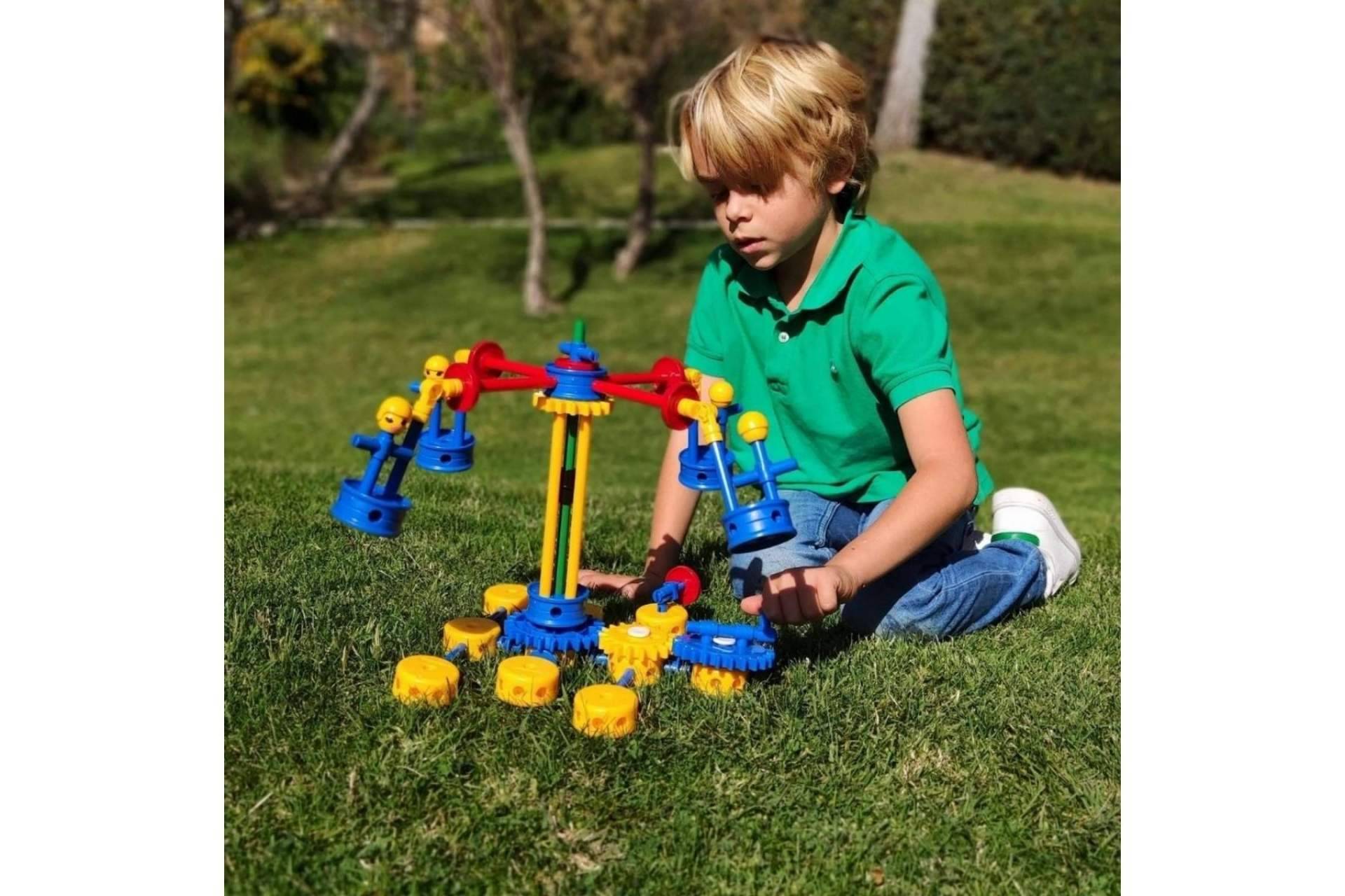 Broks permite a los niños inventar y construir sus juguetes