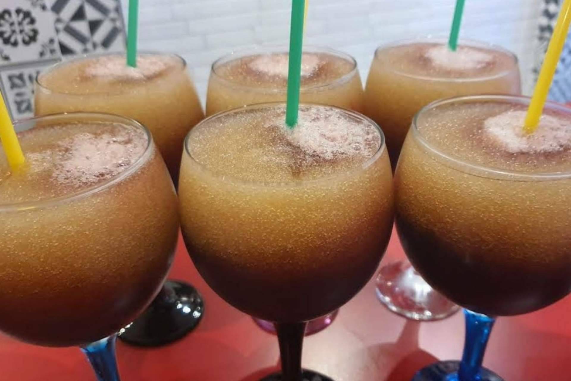 La Taberna Casera elabora sangría de cava de manera artesanal