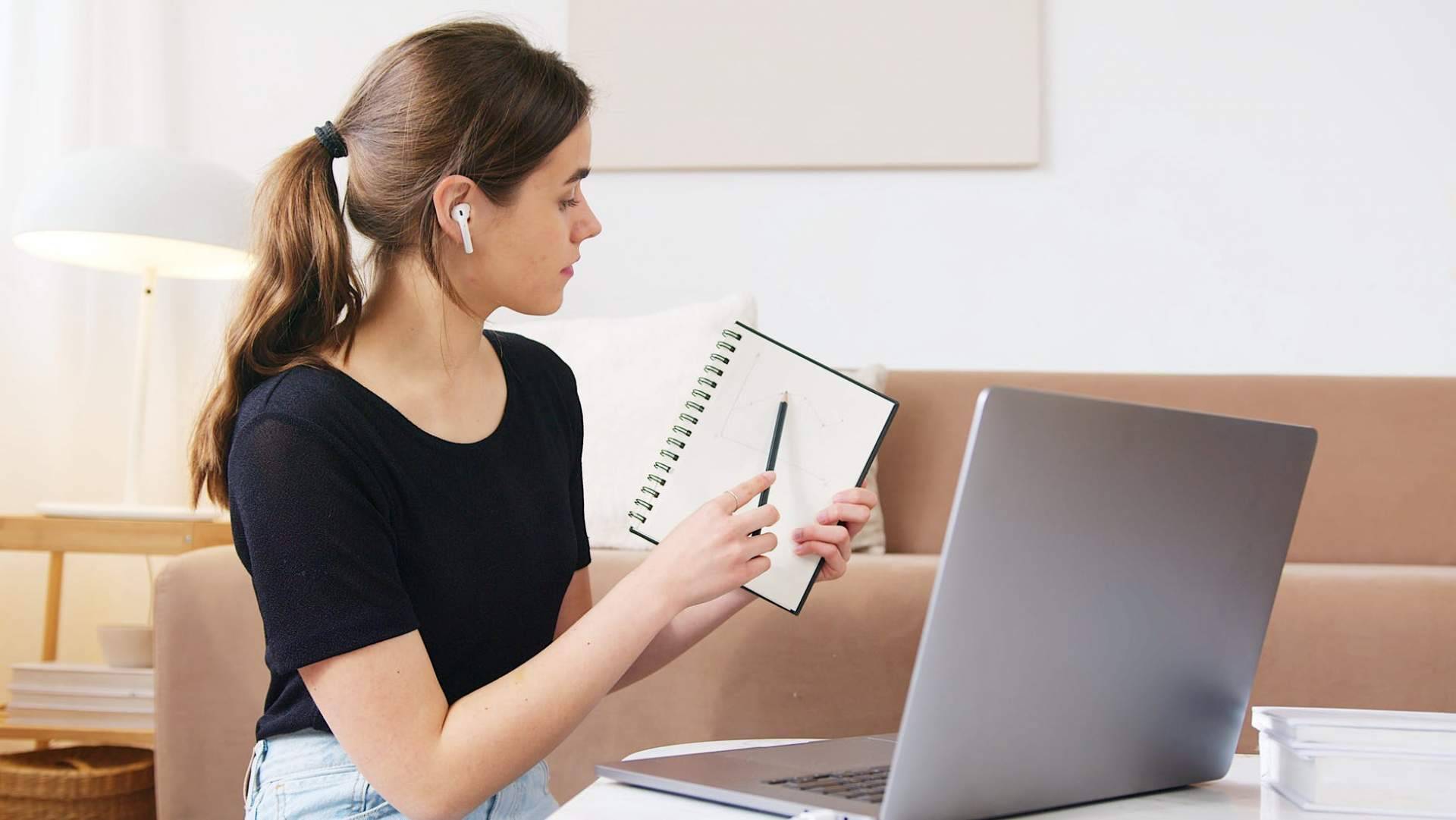 ¿Cómo conseguir un aumento de salario a través de una oratoria digital efectiva? Rocío Martín López y Academia de Oratoria Neotelling