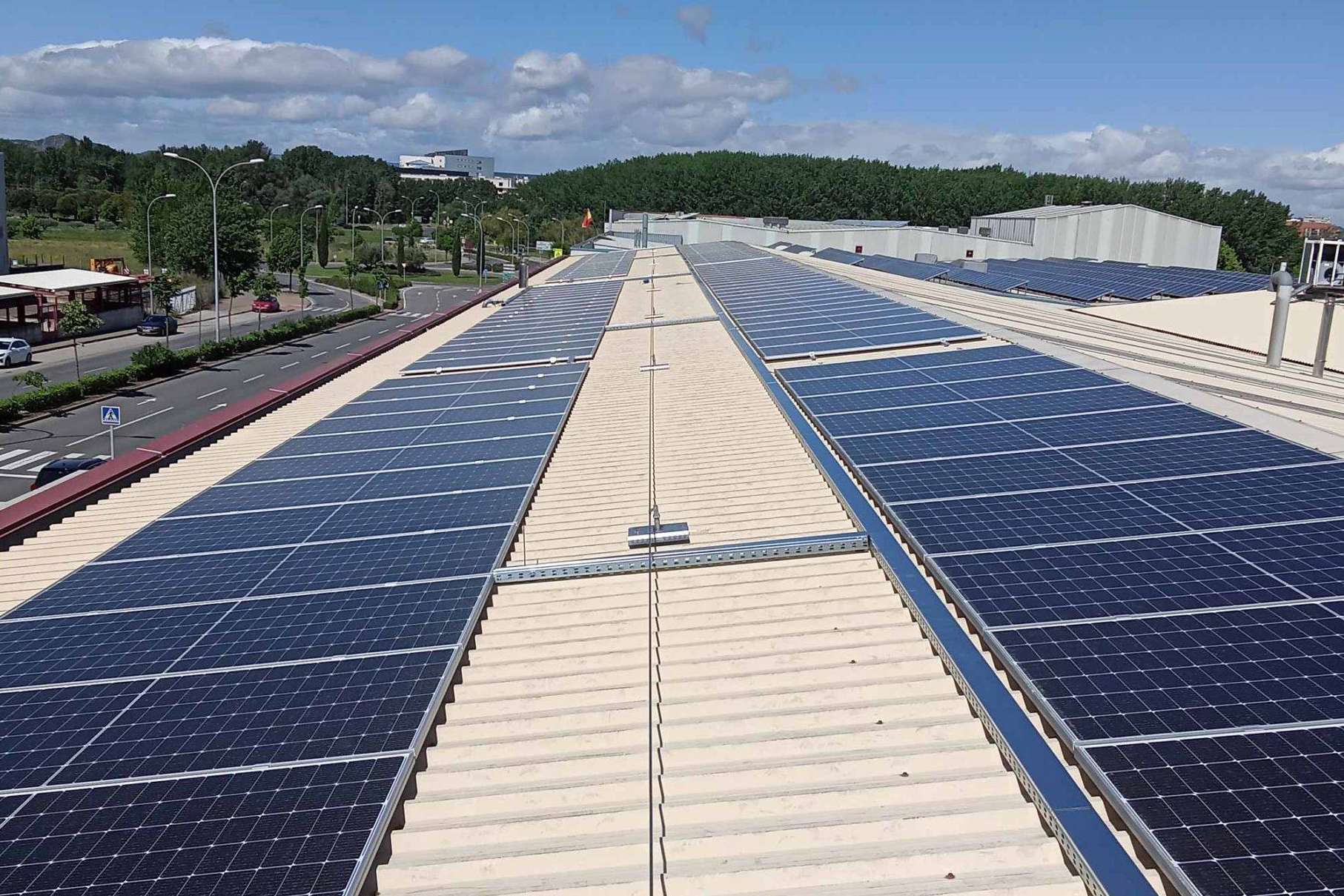 GREENKw, empresa especializada en autoconsumo solar y renovables
