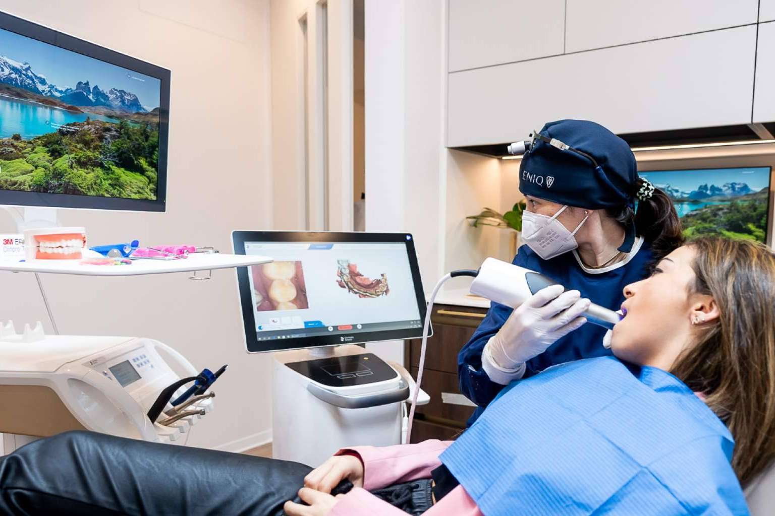 El tratamiento de ortodoncia invisible en Madrid en Clínica Eniq se convierte en la mejor alternativa a los brackets tradicionales