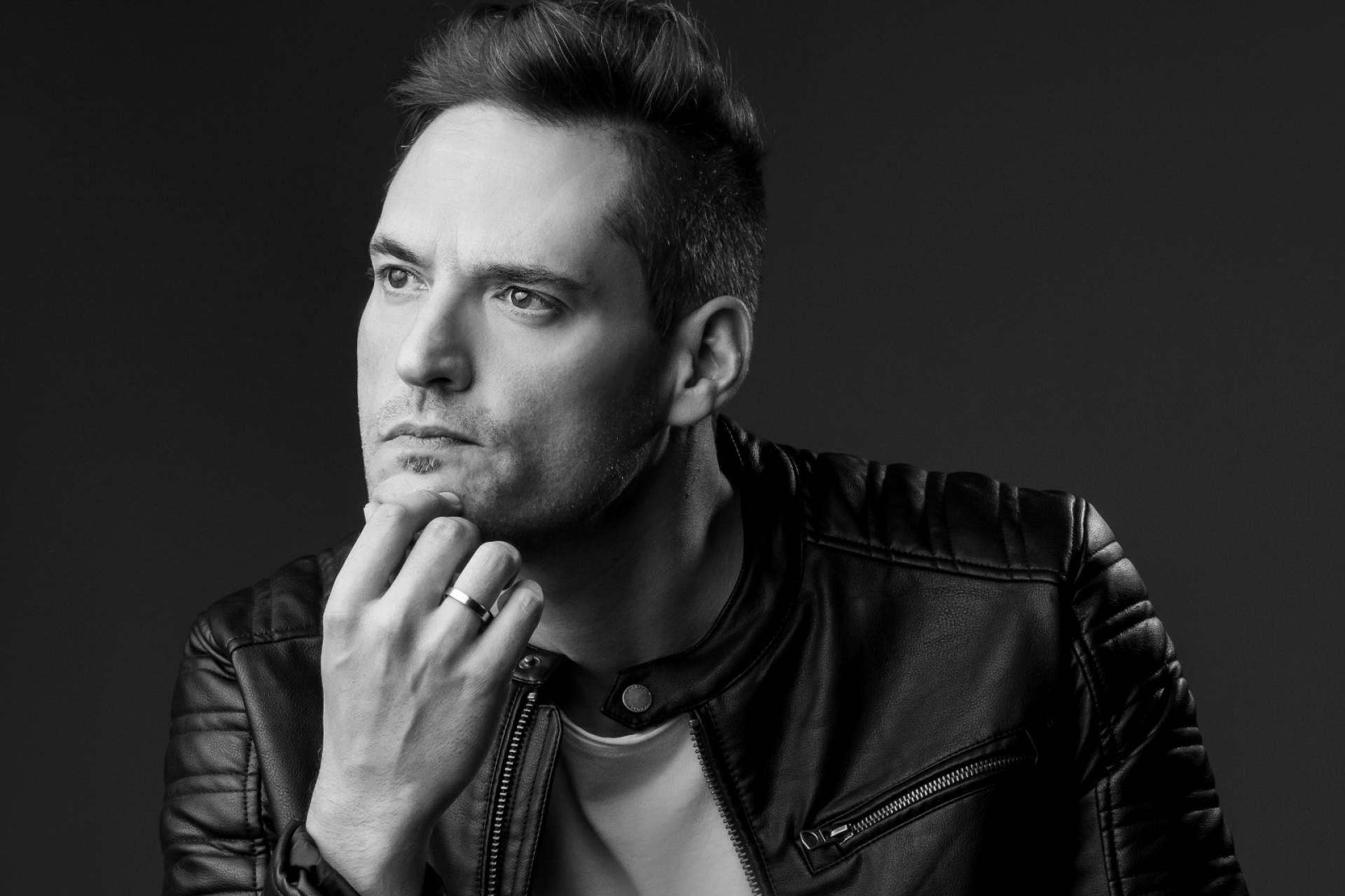 Entrevista al DJ Ivan Jimenez sobre sus orígenes musicales y su nuevo tema Lay Me Down