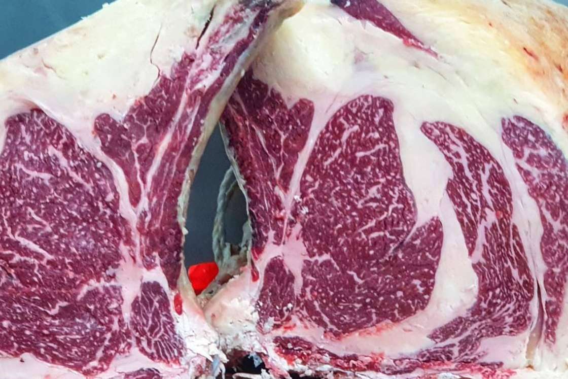 Taberna A de Lino está inmersa en la recuperación de la historia del chuletón de Moaña