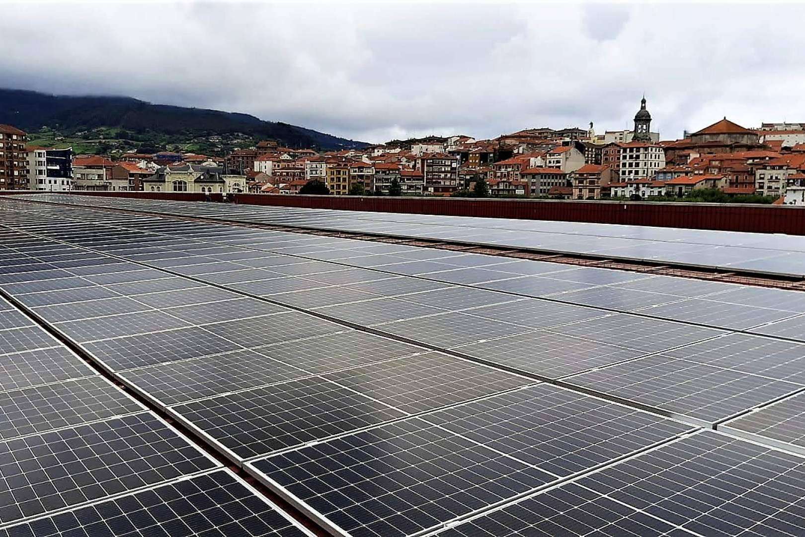 Energiber contribuye a la eficiencia energética realizando instalaciones de autoconsumo solar para particulares y empresas