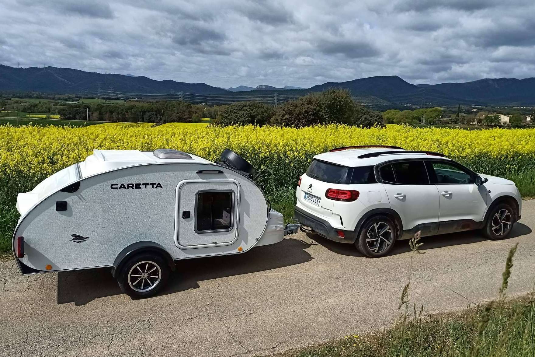 El remolque camper destaca por su diseño deportivo que se adapta a todos los ritmos de vida, por Minicaravanas.com