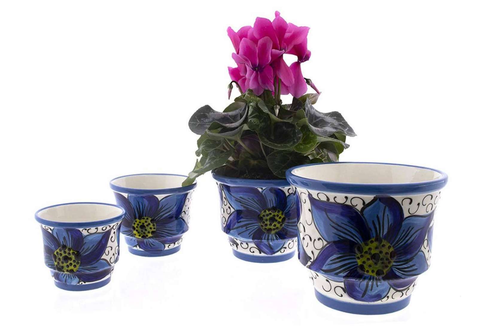 Macetas para flores decoradas a mano de la marca Cerámica Rambleña