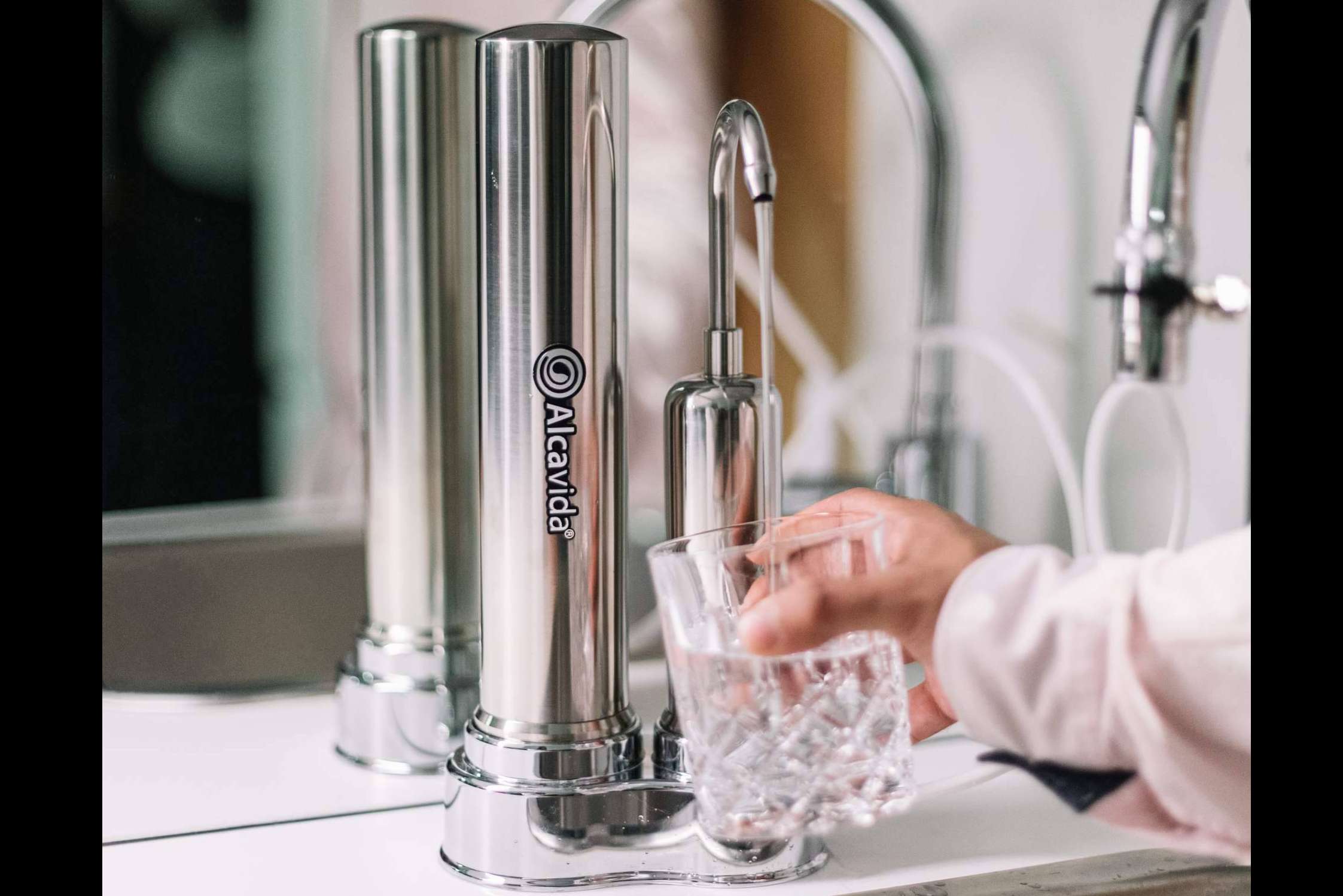 Cuidar el cuerpo bebiendo agua del grifo con el ionizador de agua Alcavida