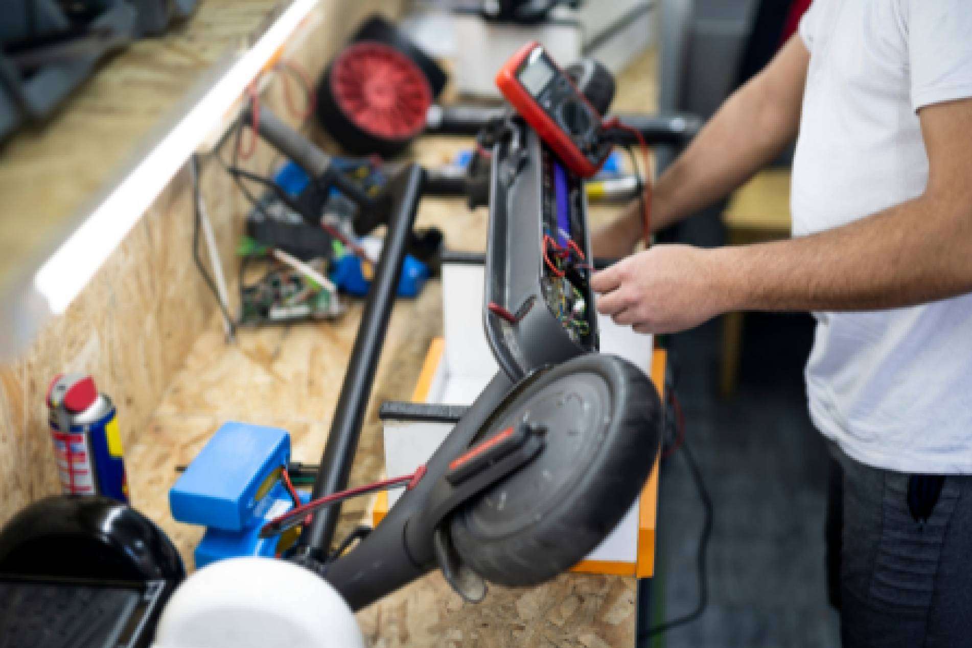 HTO Urban Mobility, el taller de reparación de patinetes eléctricos en Madrid