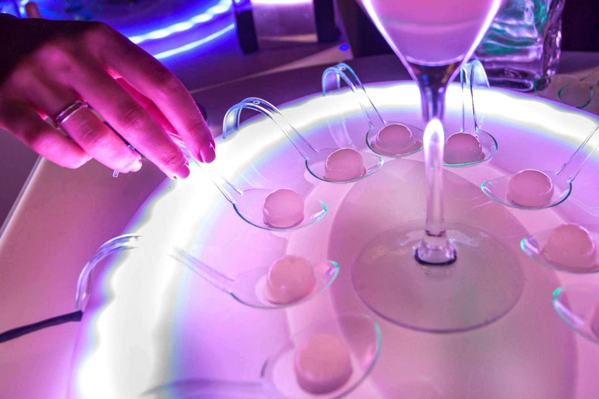 El servicio de coctelería molecular para eventos que ofrece Pearls Molecular Experience