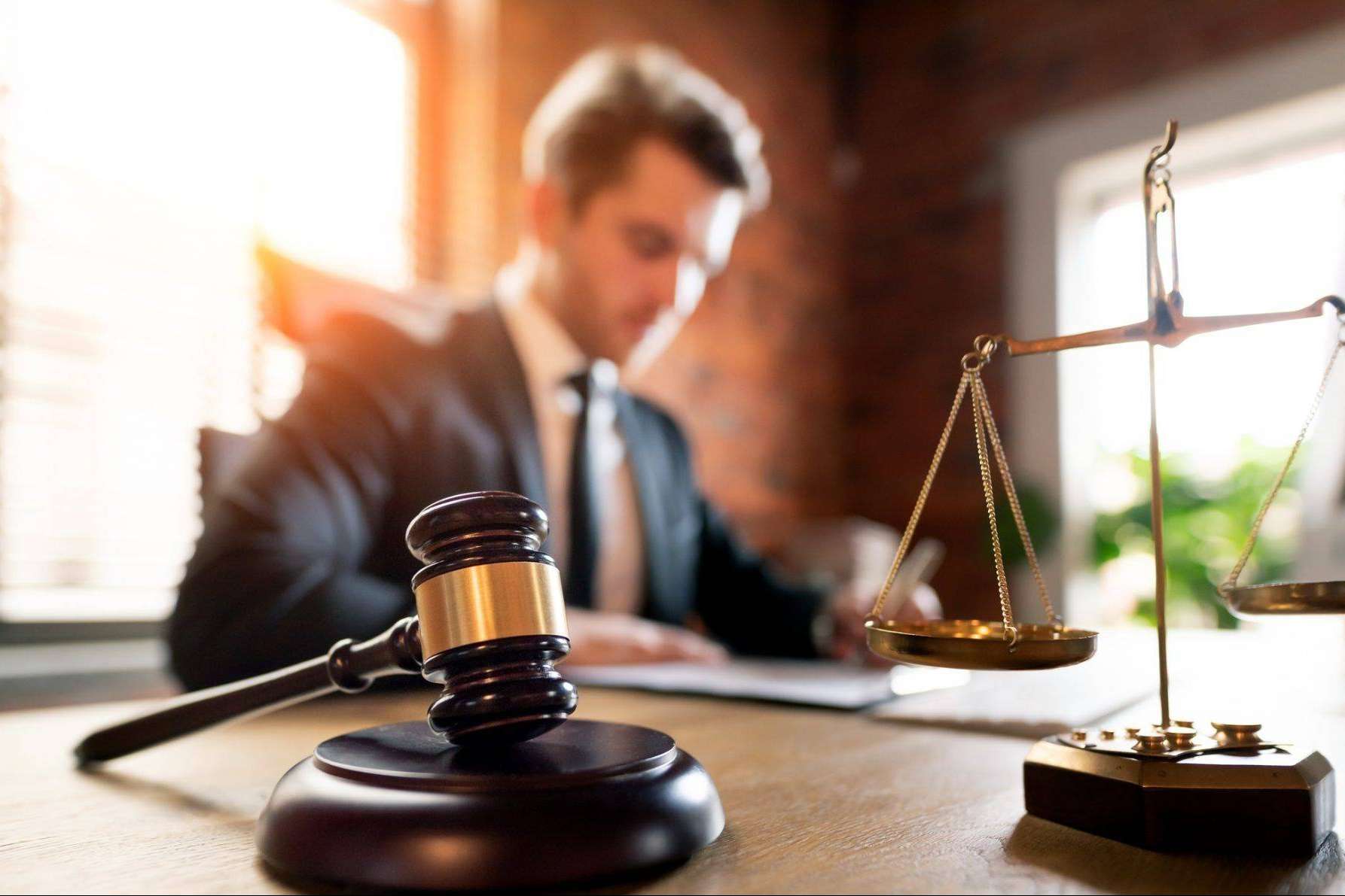 Los trámites habituales en los que puede ayudar un abogado, por Alcalde Abogados