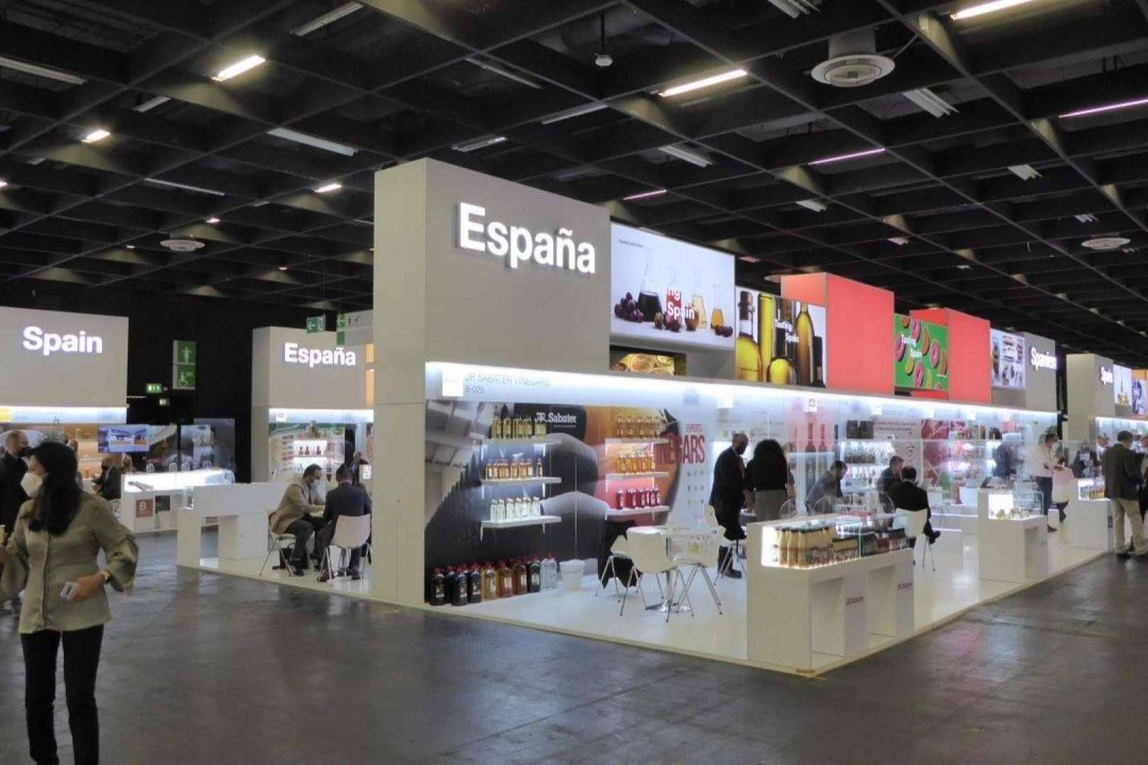 Stands de diseño de hasta 3000 m² con Standecor