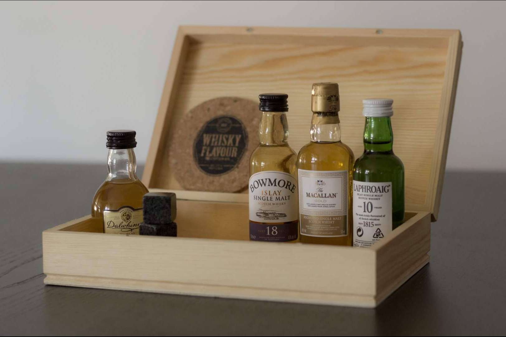 Degustar un whisky diferente cada mes gracias a la caja de suscripción de Whisky Flavour