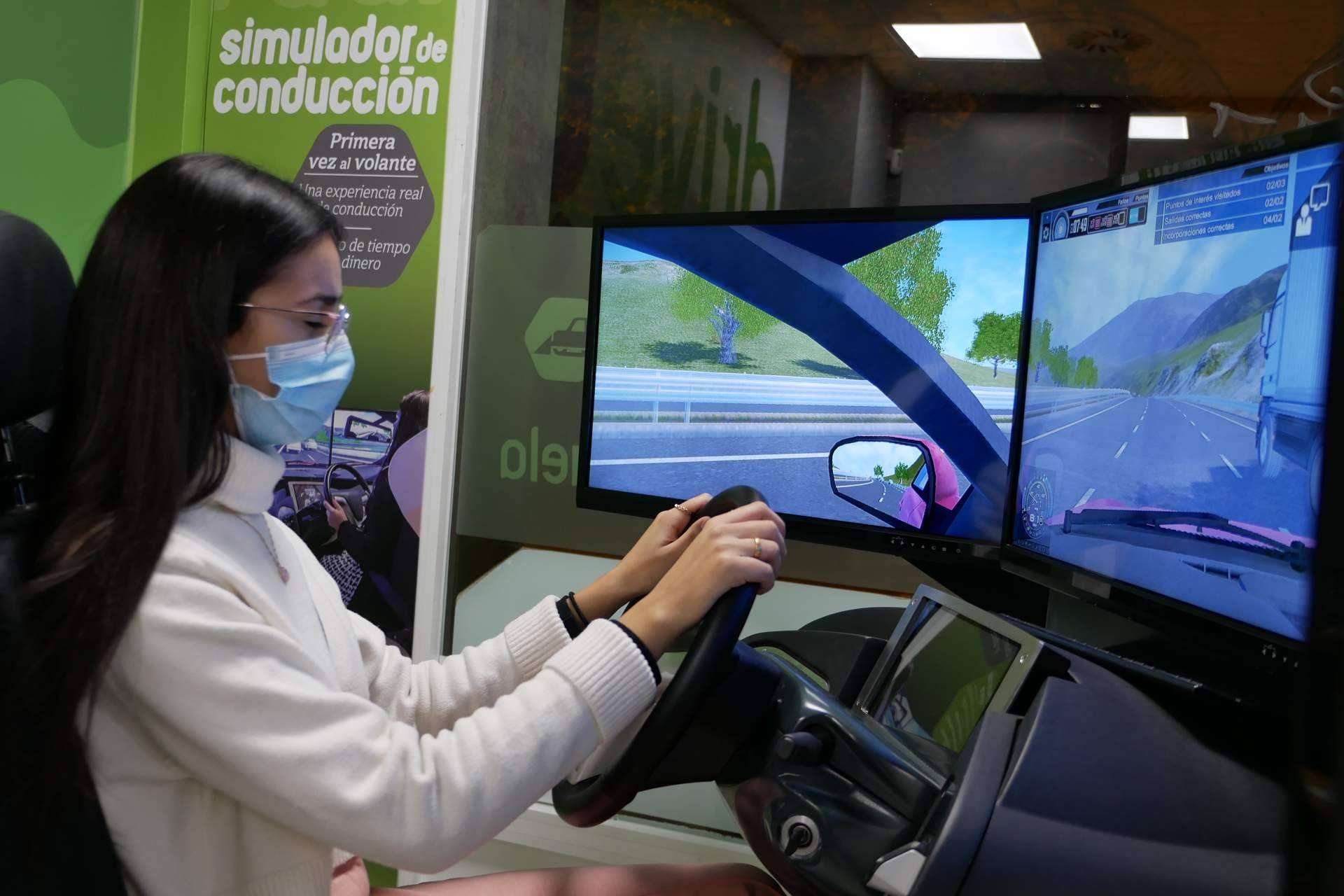 Primeros aprobados en España formados al 50 % con simulador de coche