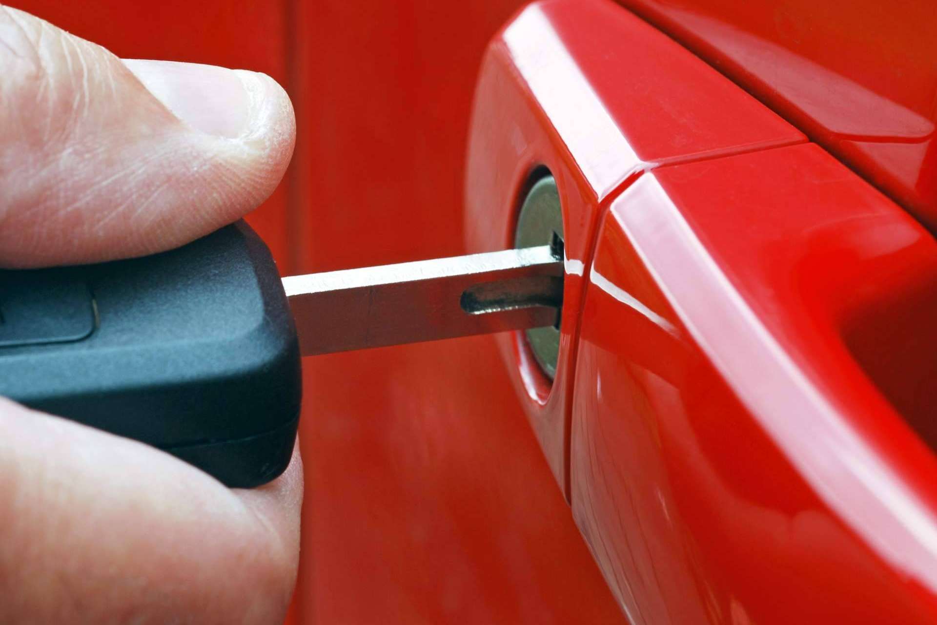 Servicios de duplicados urgentes de llaves de coche y moto de la mano de EGINER