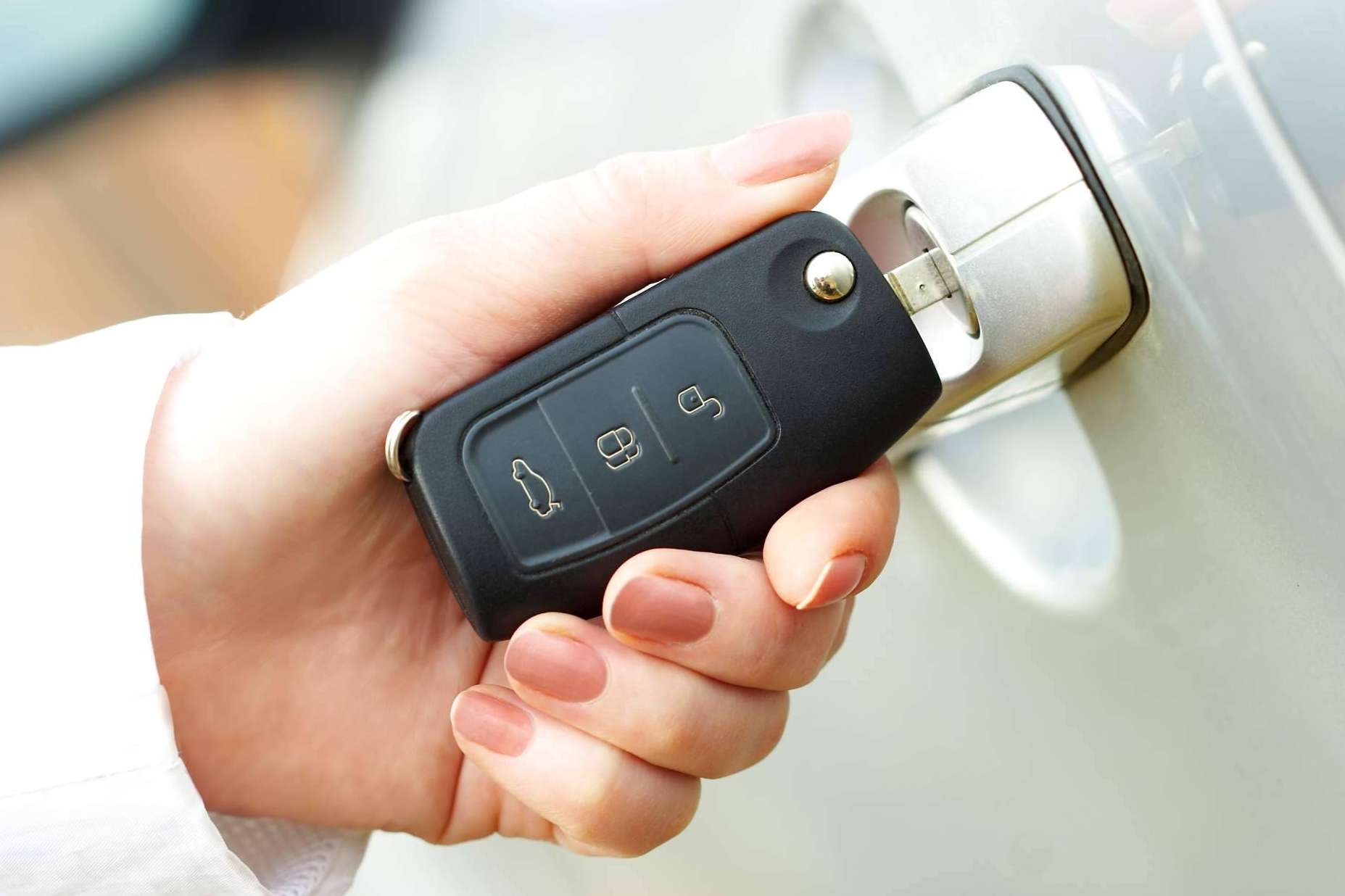 Distribución de recambios de cerrajería para automoción con EGINER