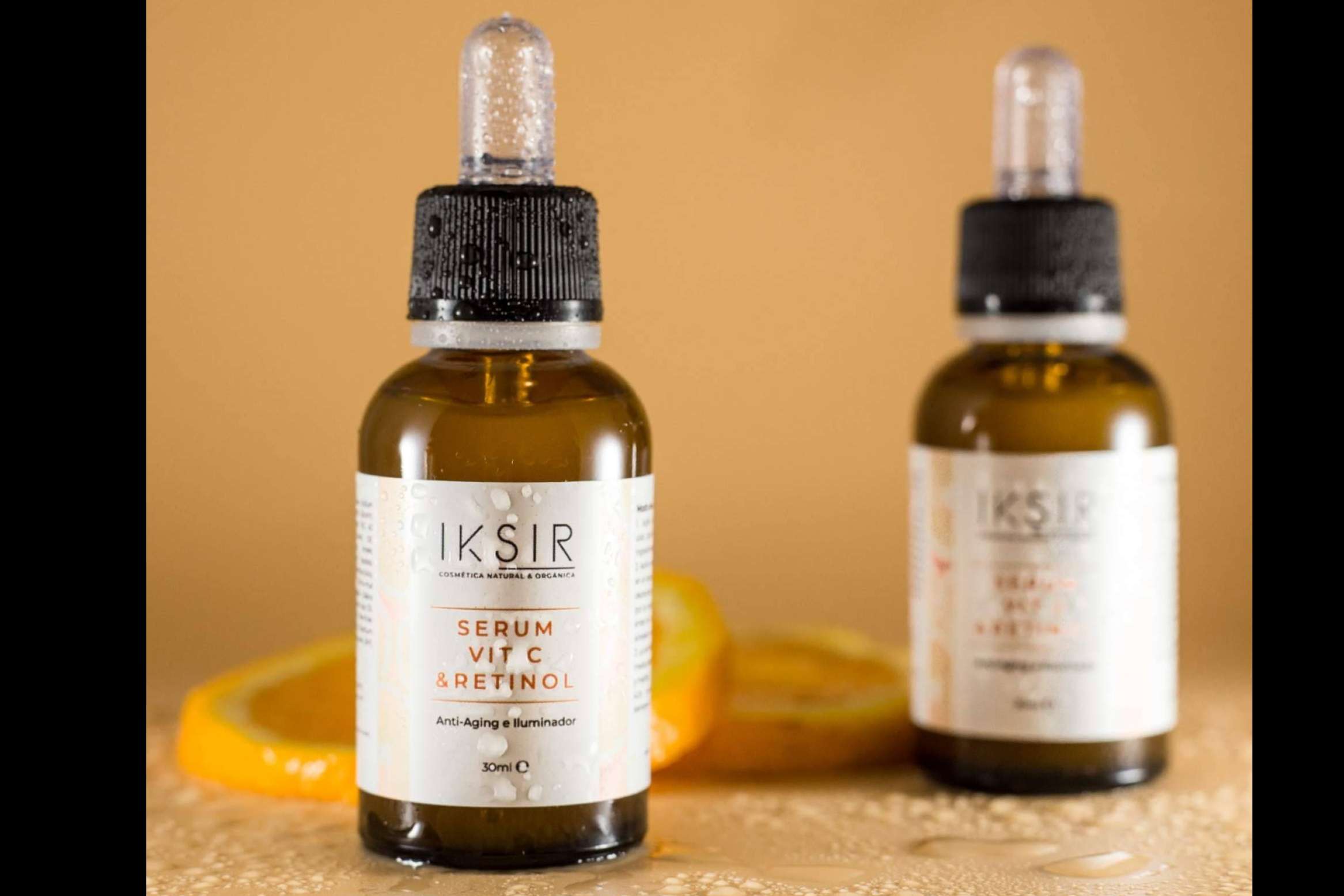 El sérum de vitamina C y retinol de IKSIR revitaliza el rostro durante la noche