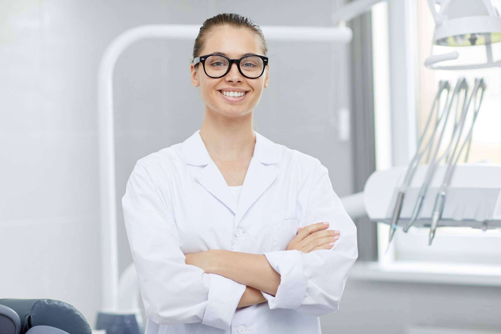 Servicio de consultoría dental para garantizar la satisfacción de los pacientes en las clínicas