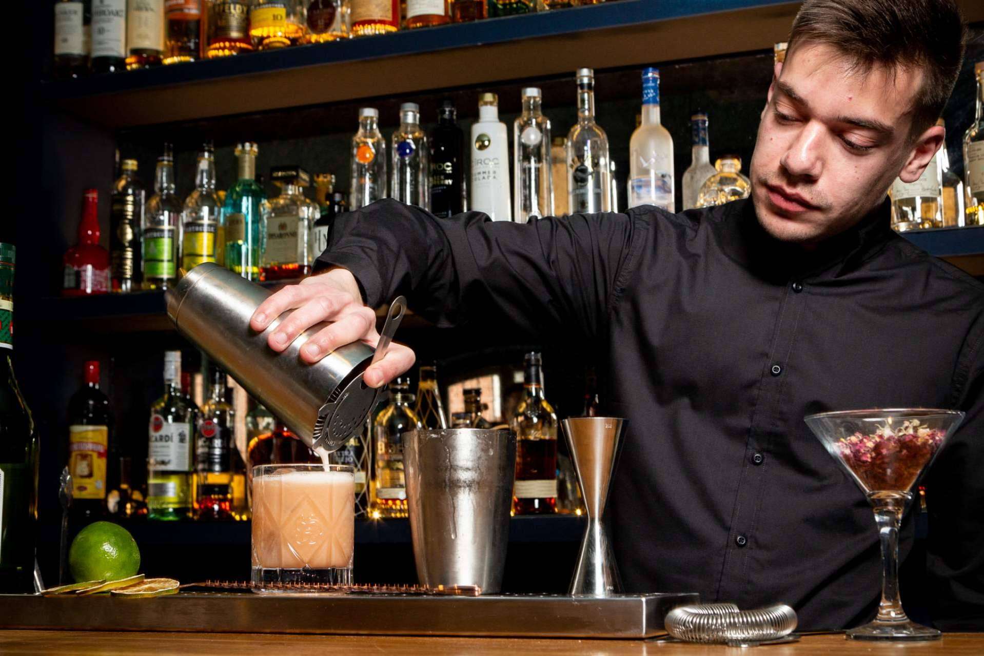 La coctelería se pone de moda en la celebración de eventos privados y empresariales, por ESCOM