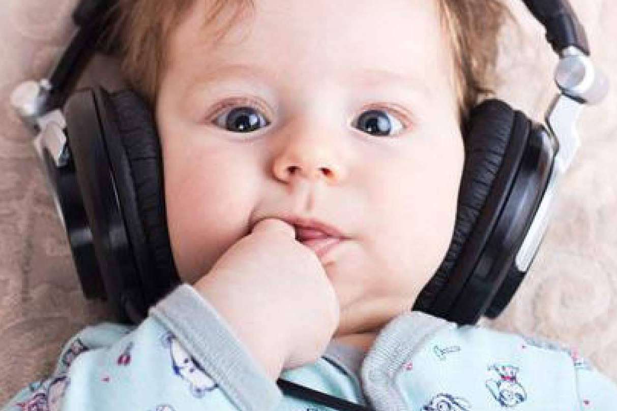 ¿Cómo calmar a un bebé con música? Los consejos de Baby Shhh!