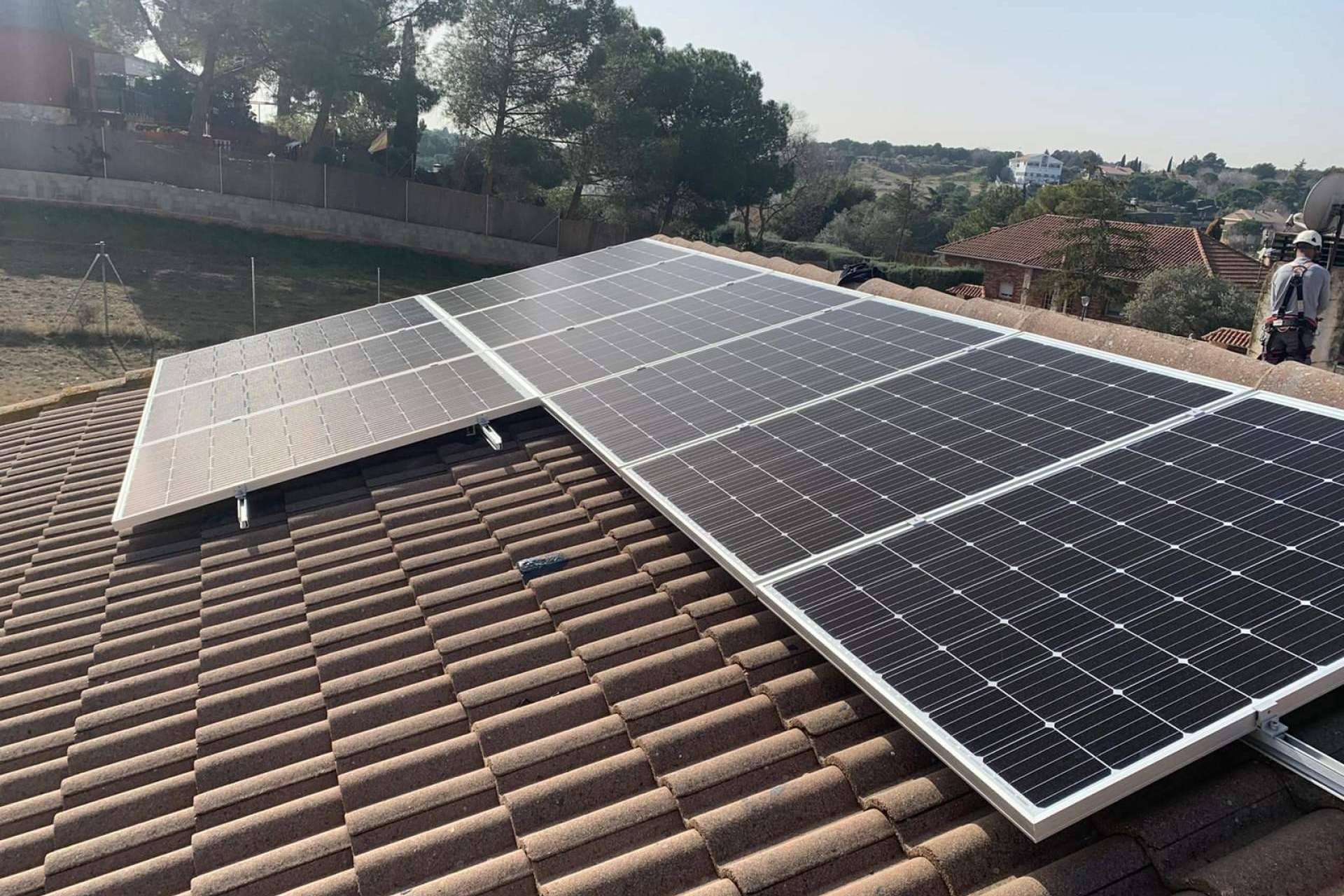 Alma Solar habla sobre el uso de energías renovables mediante la instalación de placas solares