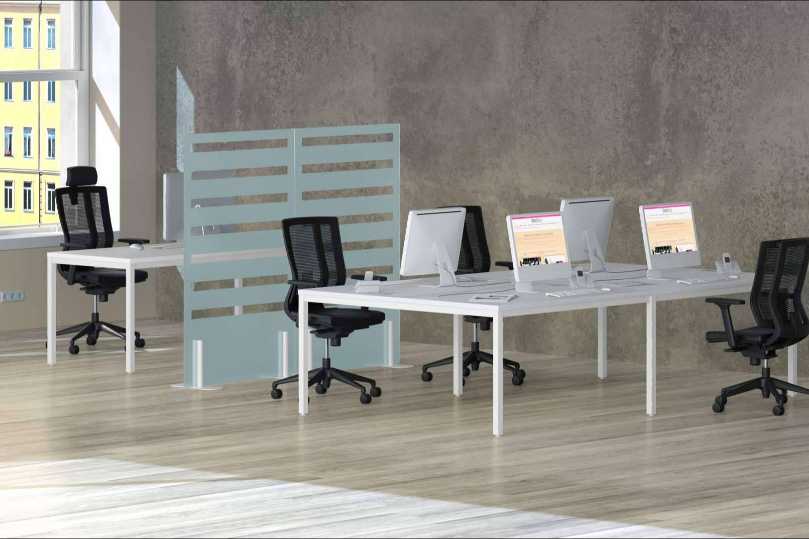Separación de espacios de trabajo con biombos modulares para oficinas