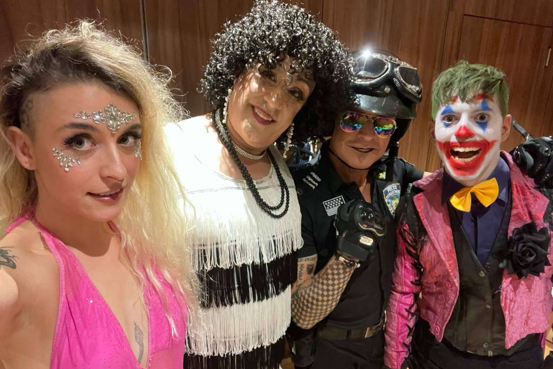 Despedidas y fiestas originales en el Nuevo Restaurante Espectáculo de Factory Party en Bilbao