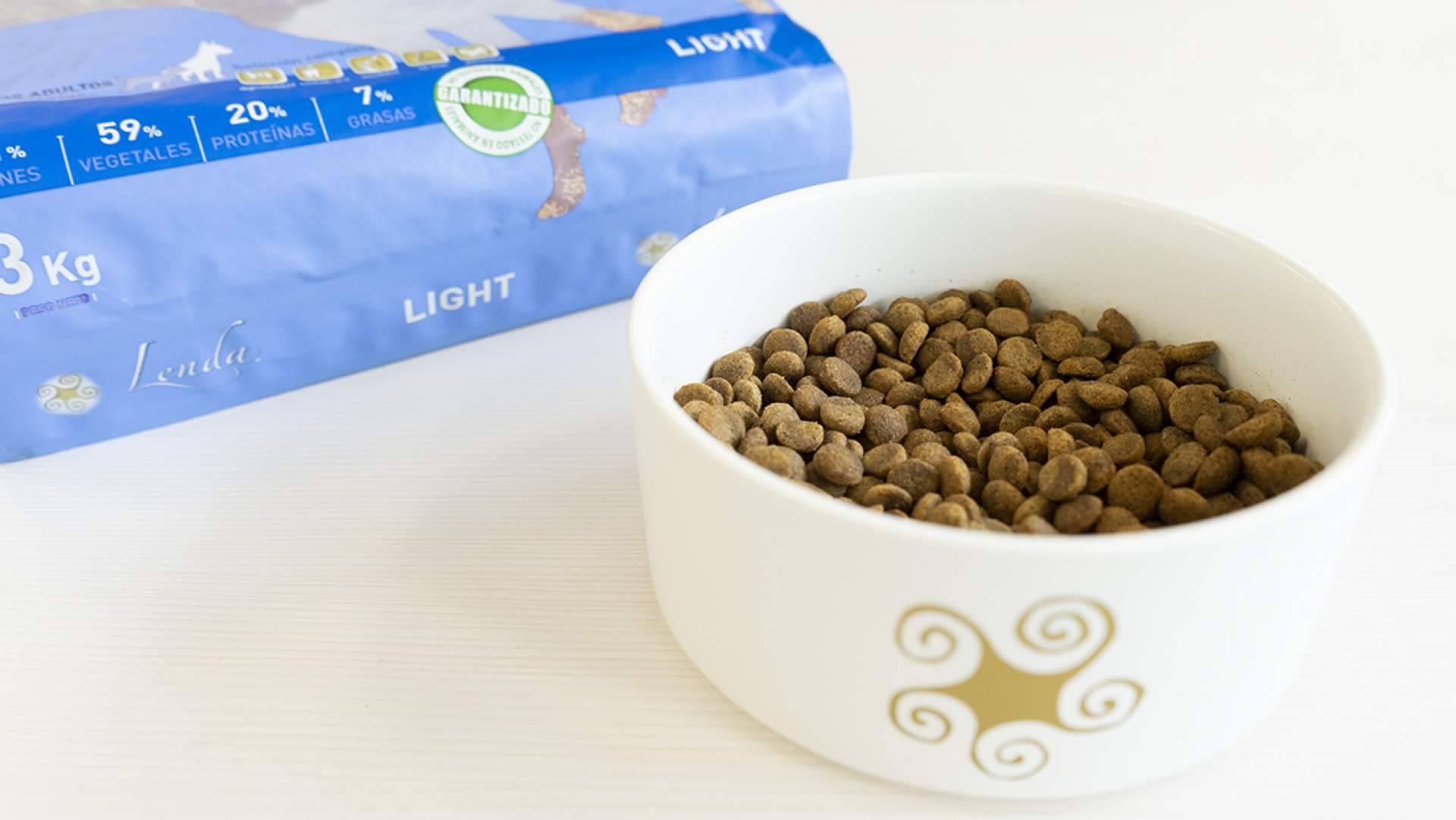 Lenda Light, la alimentación para perros con sobrepeso