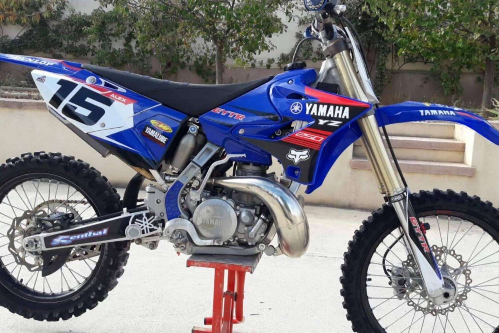 Vinilos para motos de ADHESIVOSEMBARRADOS