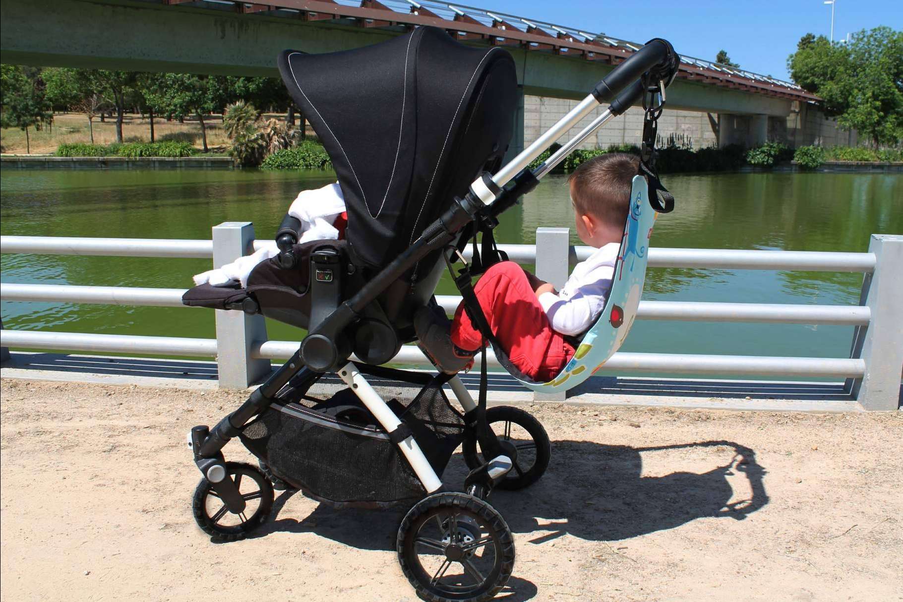 AmaBABY ofrece un pack limitado de su silla auxiliar para carritos de bebés