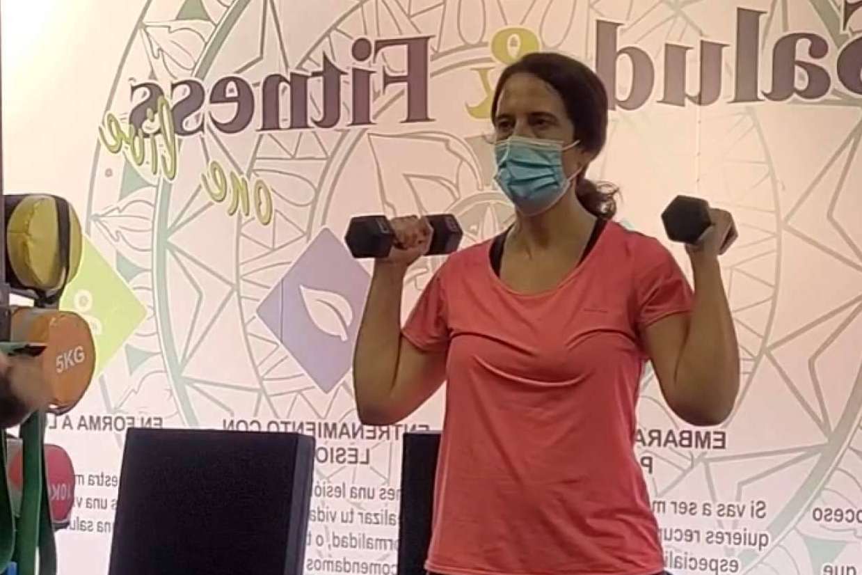Entrenamiento fuerza en mujeres de más de 40 con Salud & Fitness