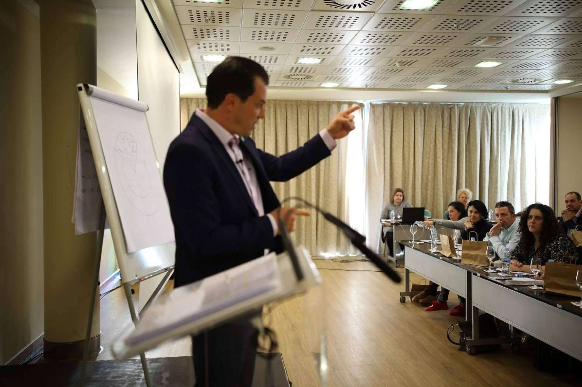 Nuevo sistema de ventas con José Piquer, enseñar a vender y a tener una empresa en el mundo digital