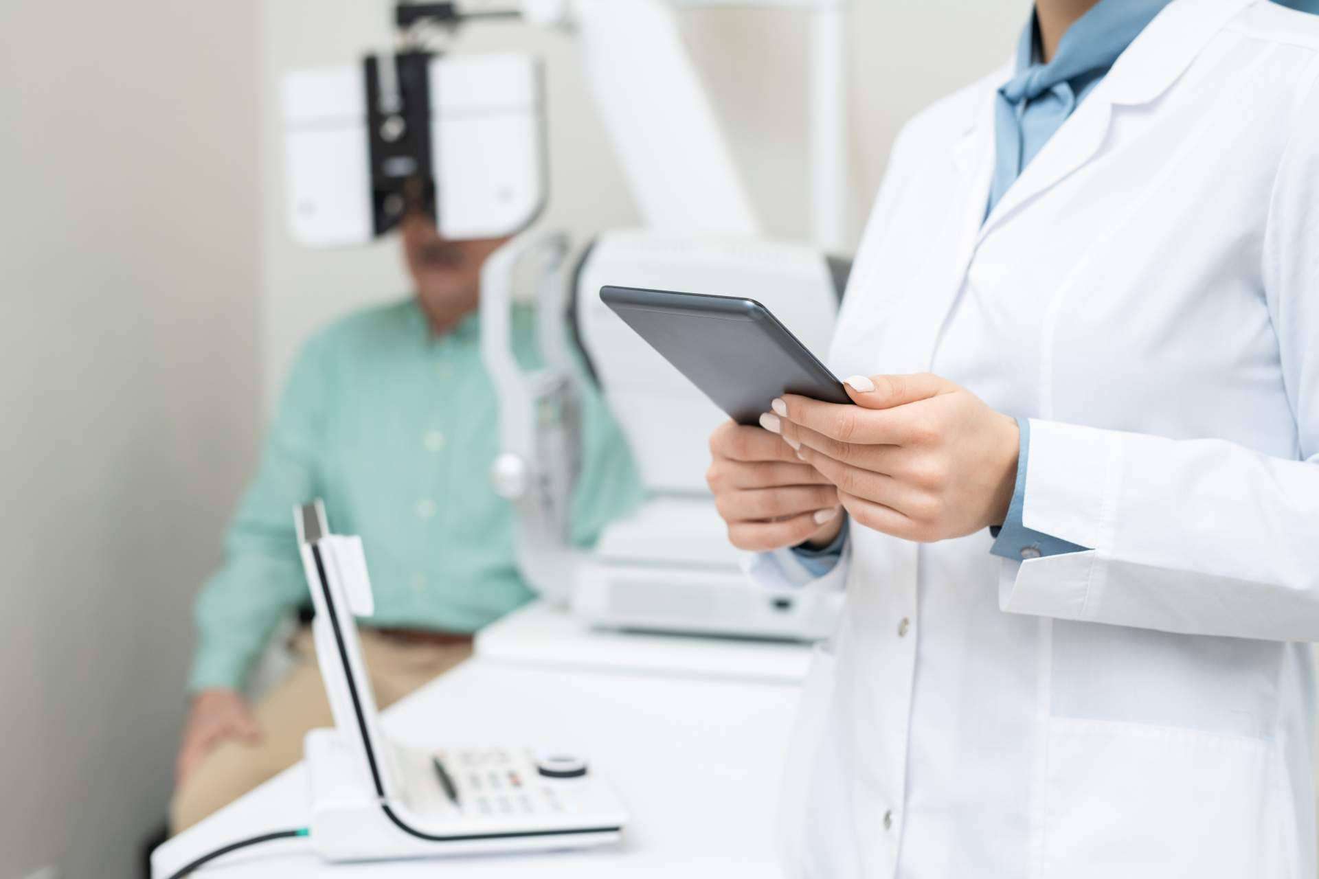 Instituto Quirónsalud Oftalmológico Dexeus y la cirugía láser para acabar con la miopía