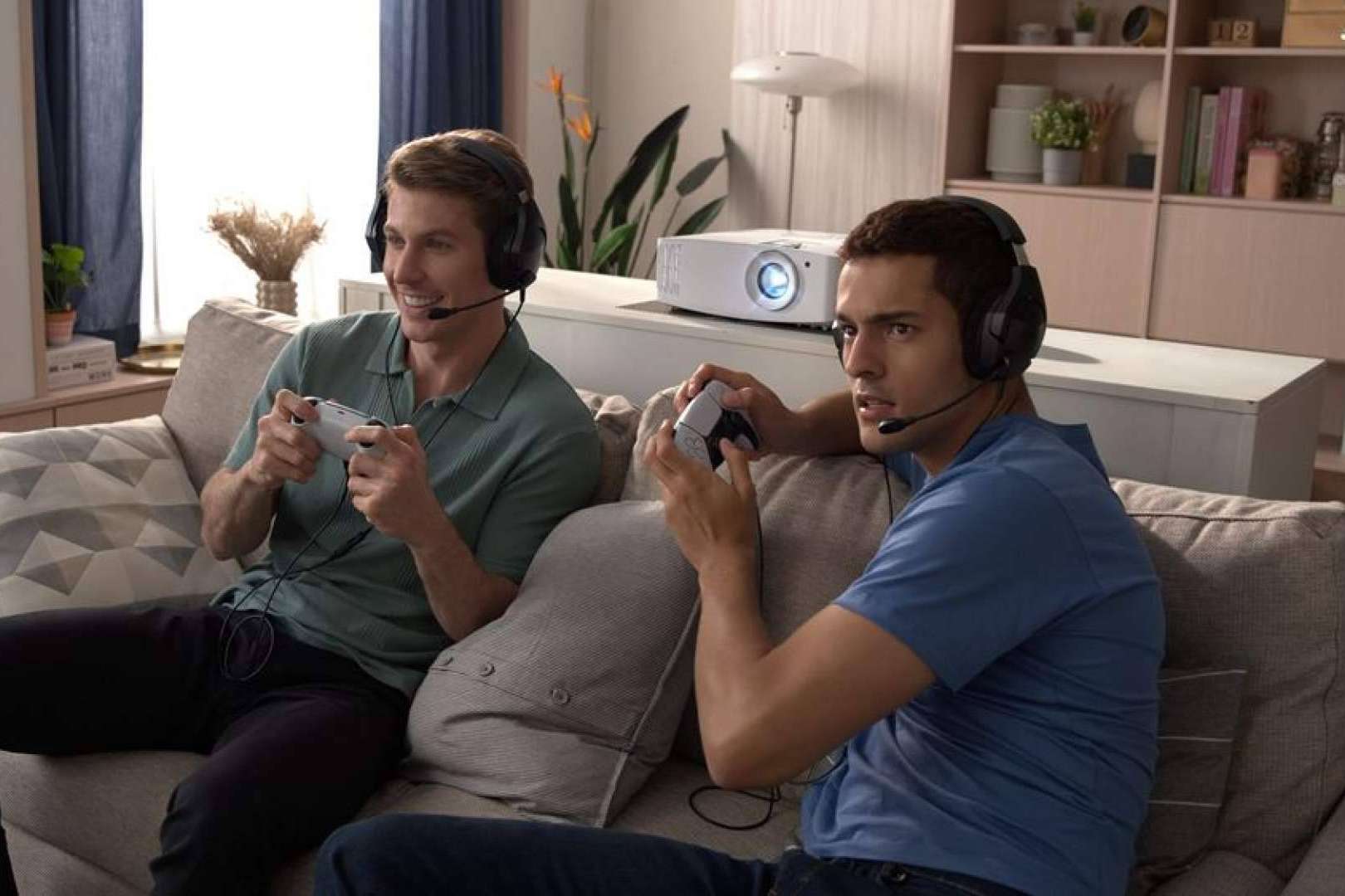Las últimas tecnologías de proyectores para ver cine, series, deportes o jugar a videojuegos en casa
