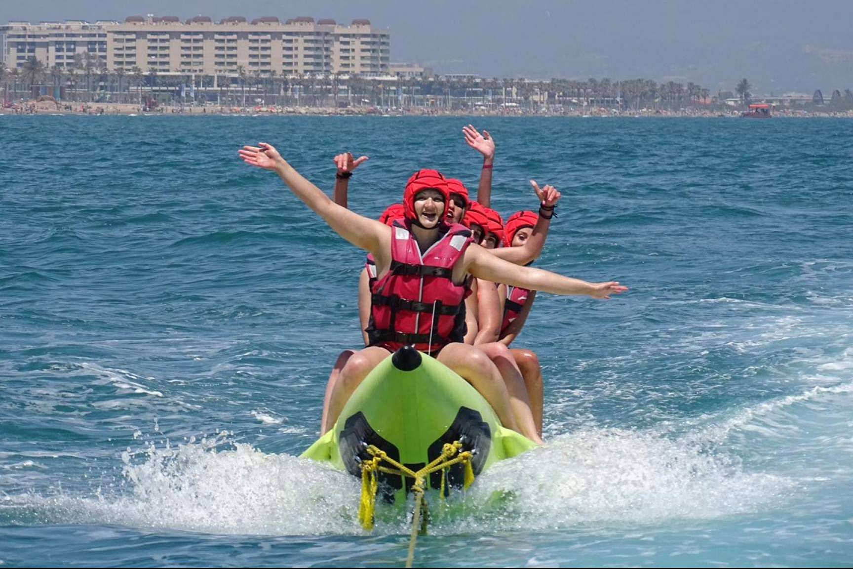 Disfrutar de la banana boat en Valencia de la mano de Rentjetskivalencia.com