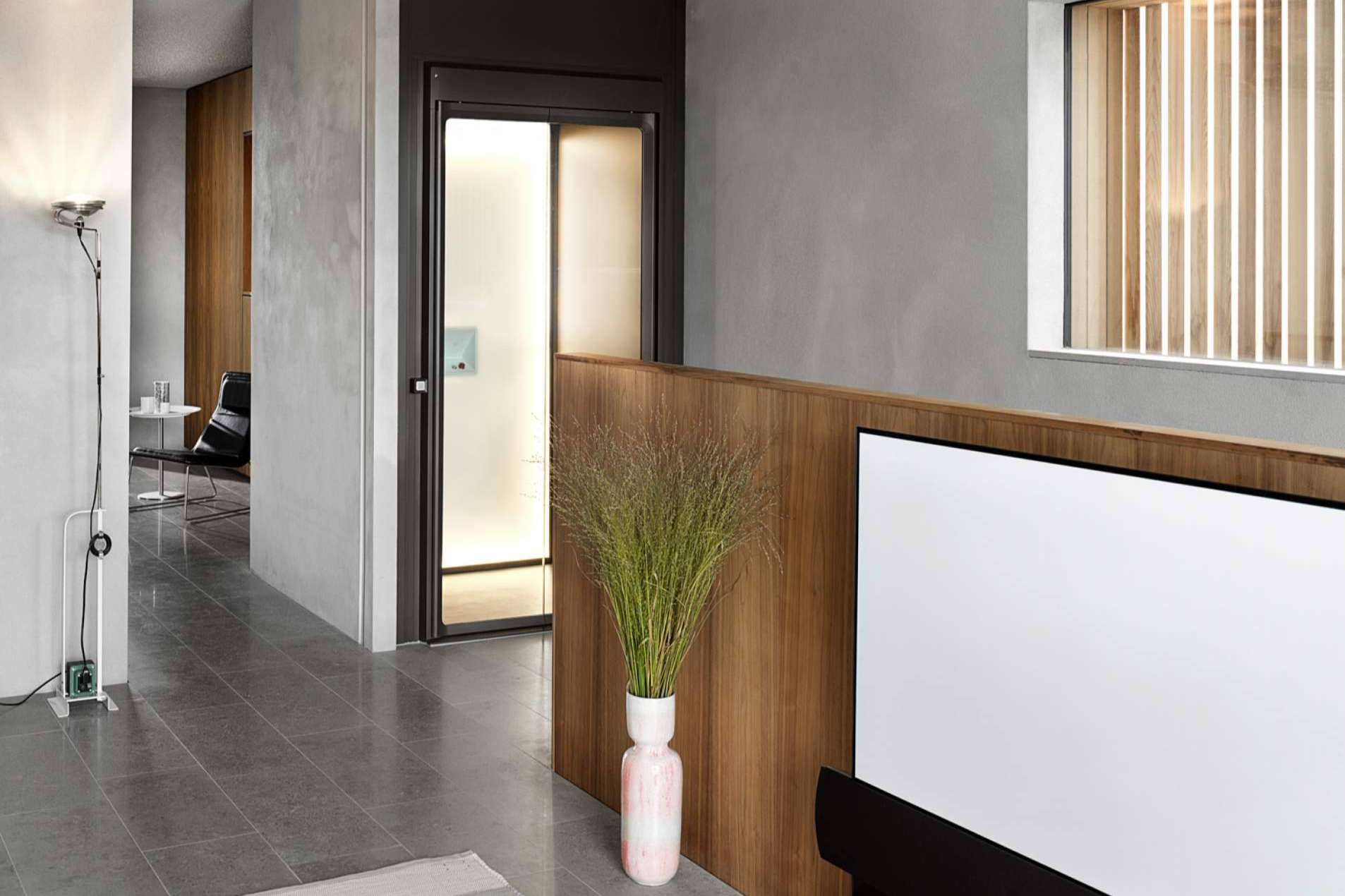 Ganar comodidad y elevar la calidad de vida en el hogar con un ascensor Aritco HomeLift