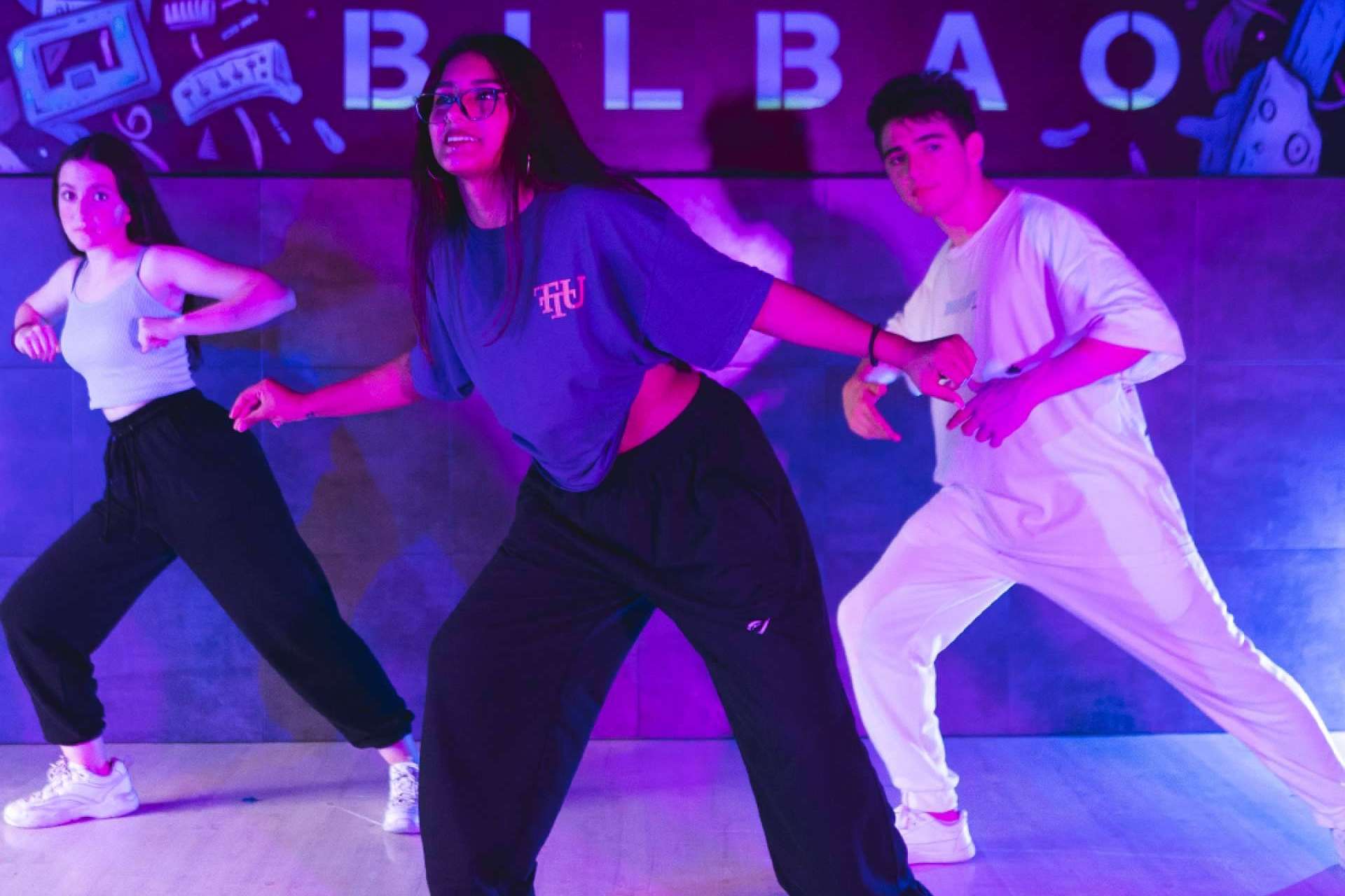 DENA BILBAO, la escuela de danza en Bilbao sin matrícula que imparte los estilos de baile que están más de moda
