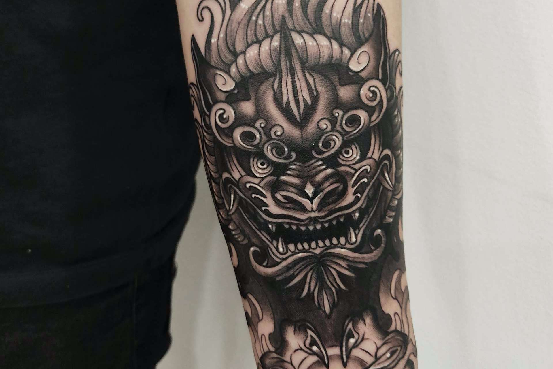 Cómo cuidar durante el verano un tatuaje recién hecho, por Vieja Escuela Tattoo