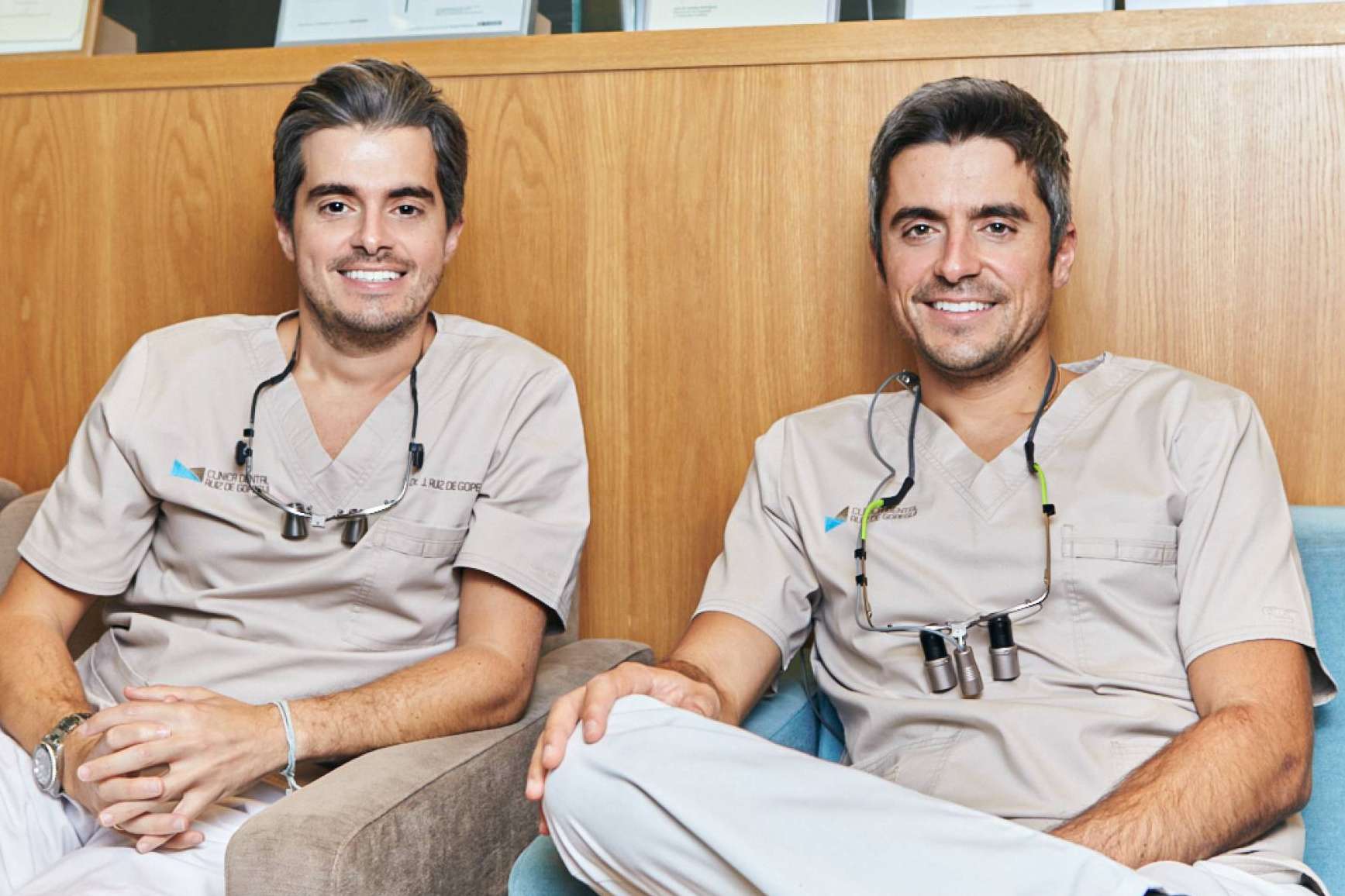 Una sonrisa hasta 8 tonos más blanca en solo 45 minutos, con el blanqueamiento dental con luz LED