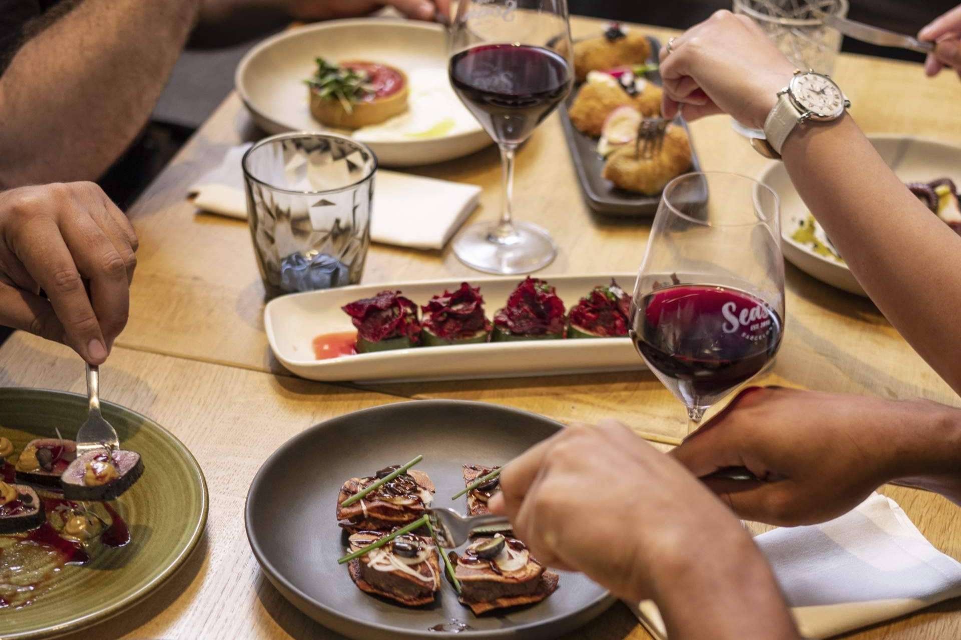 ¿Por qué las tapas son ideales para compartir entre amigos?