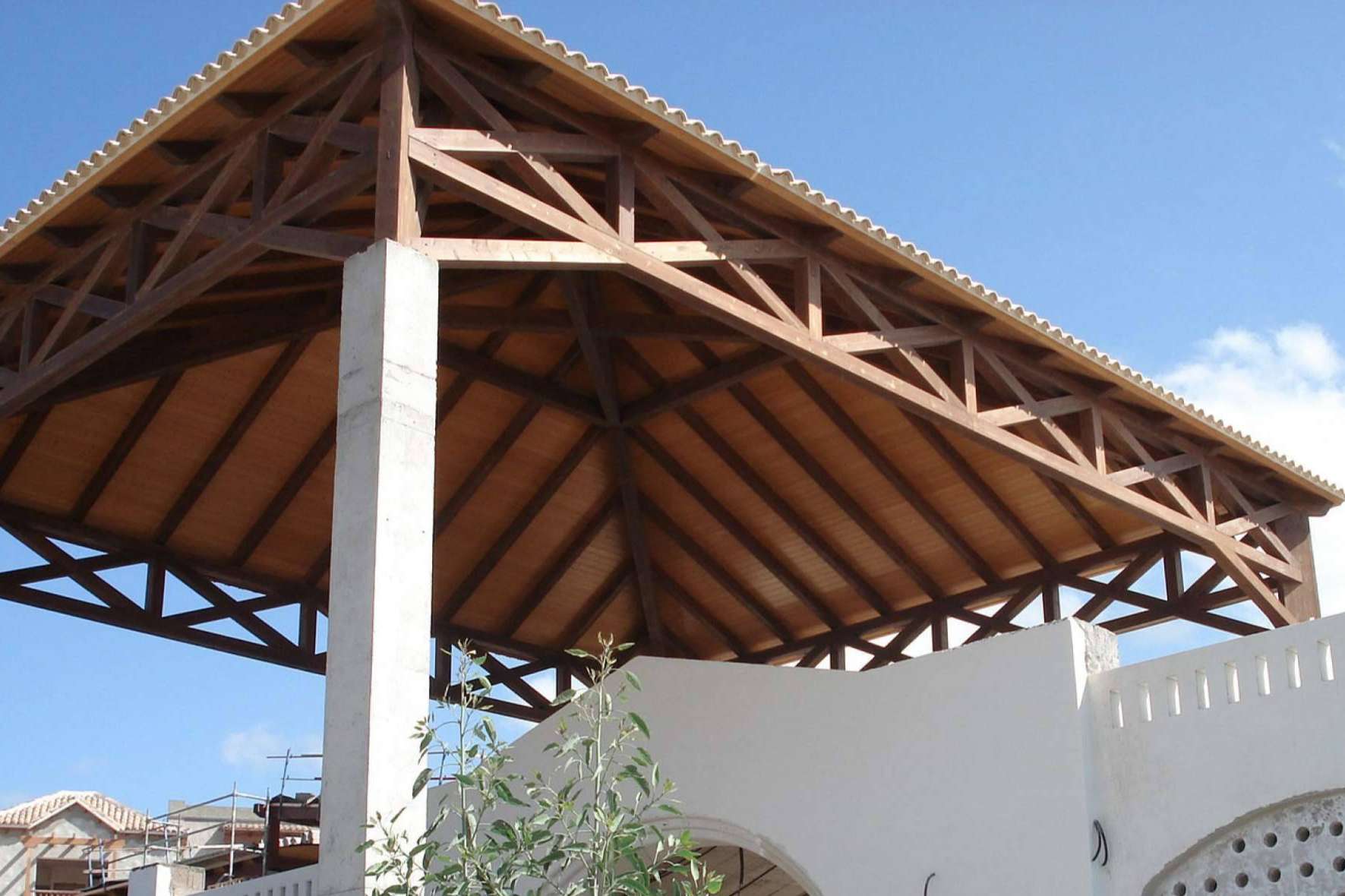 Paneles sándwich Caliplac para cubiertas en hostelería