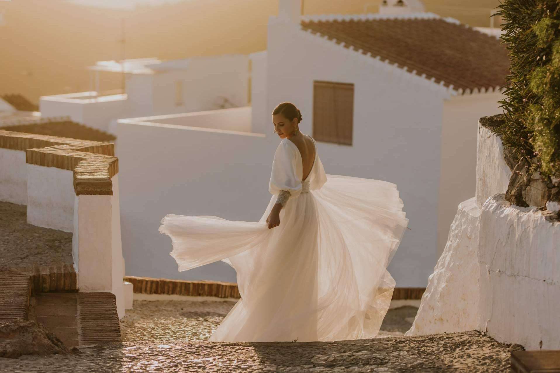 La diseñadora Silvia Fernández presenta un adelanto de la Colección Brava de vestidos de novia 2023