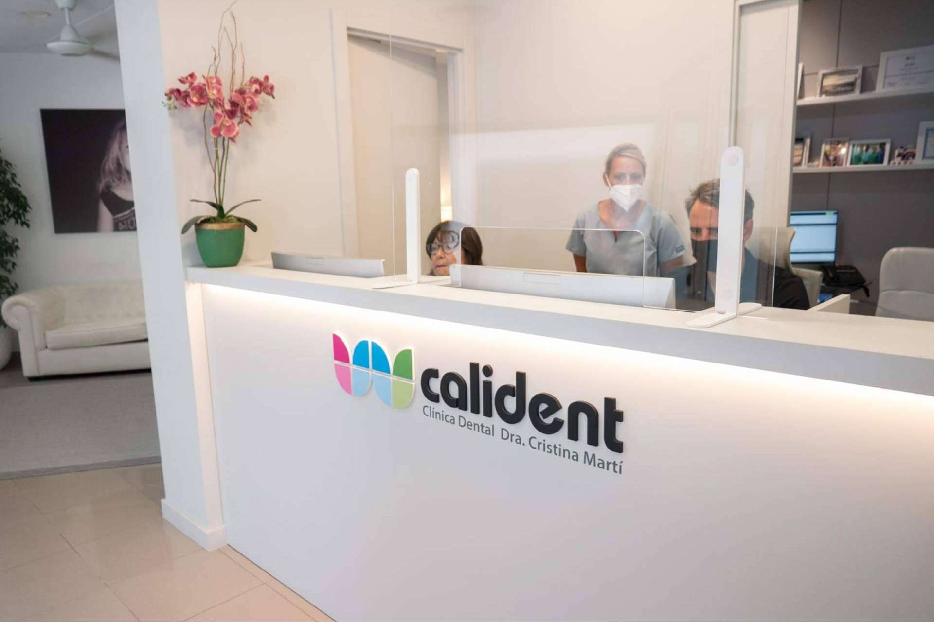 Cuidar la sonrisa en clínica dental Calident en Sitges, Barcelona