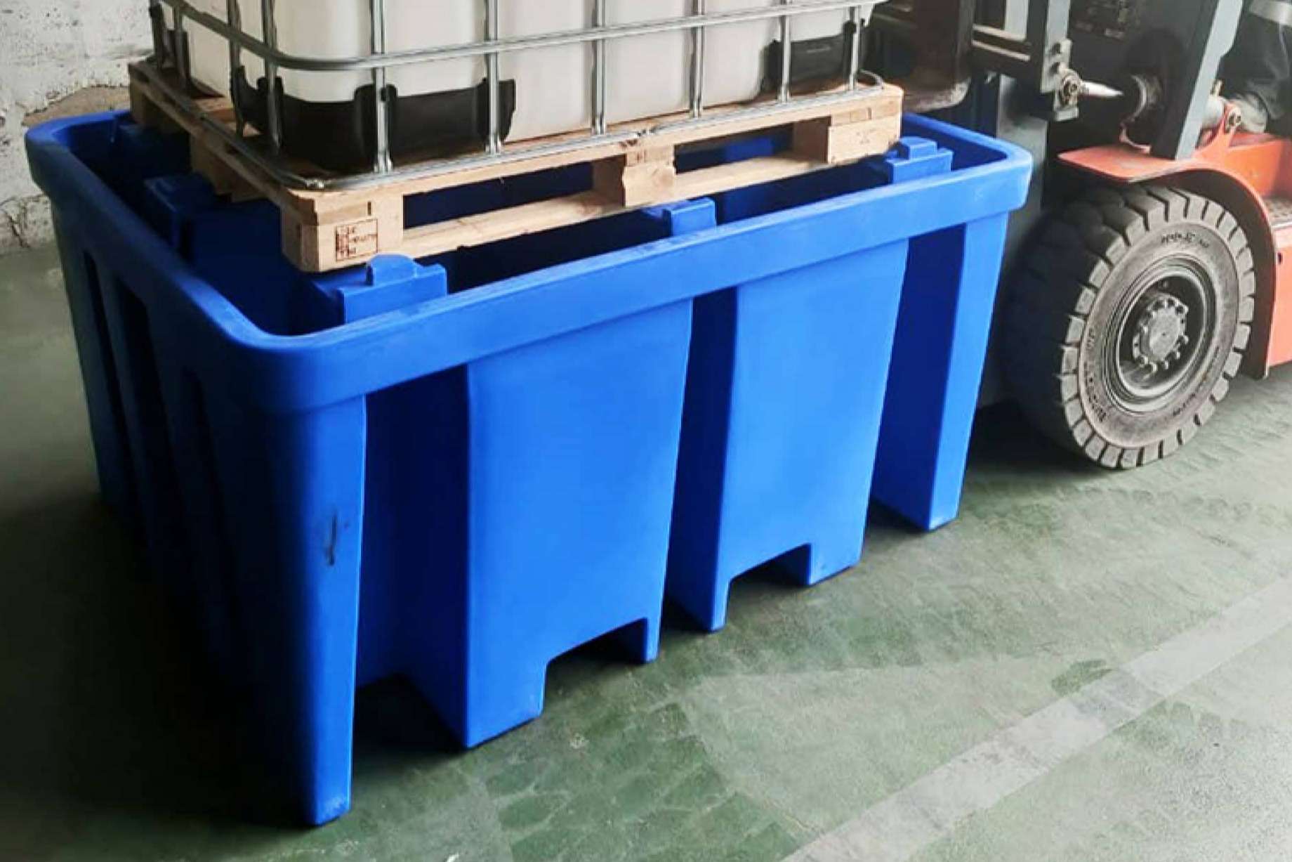 Absorbentes y Cubetos ayuda a encontrar el cubeto de retención ideal