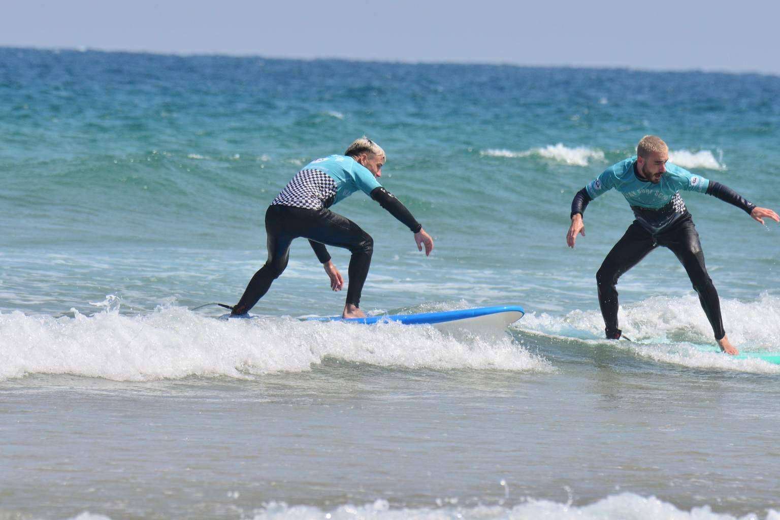 Campamentos de surf para aprender en verano, con Watsay Surf School