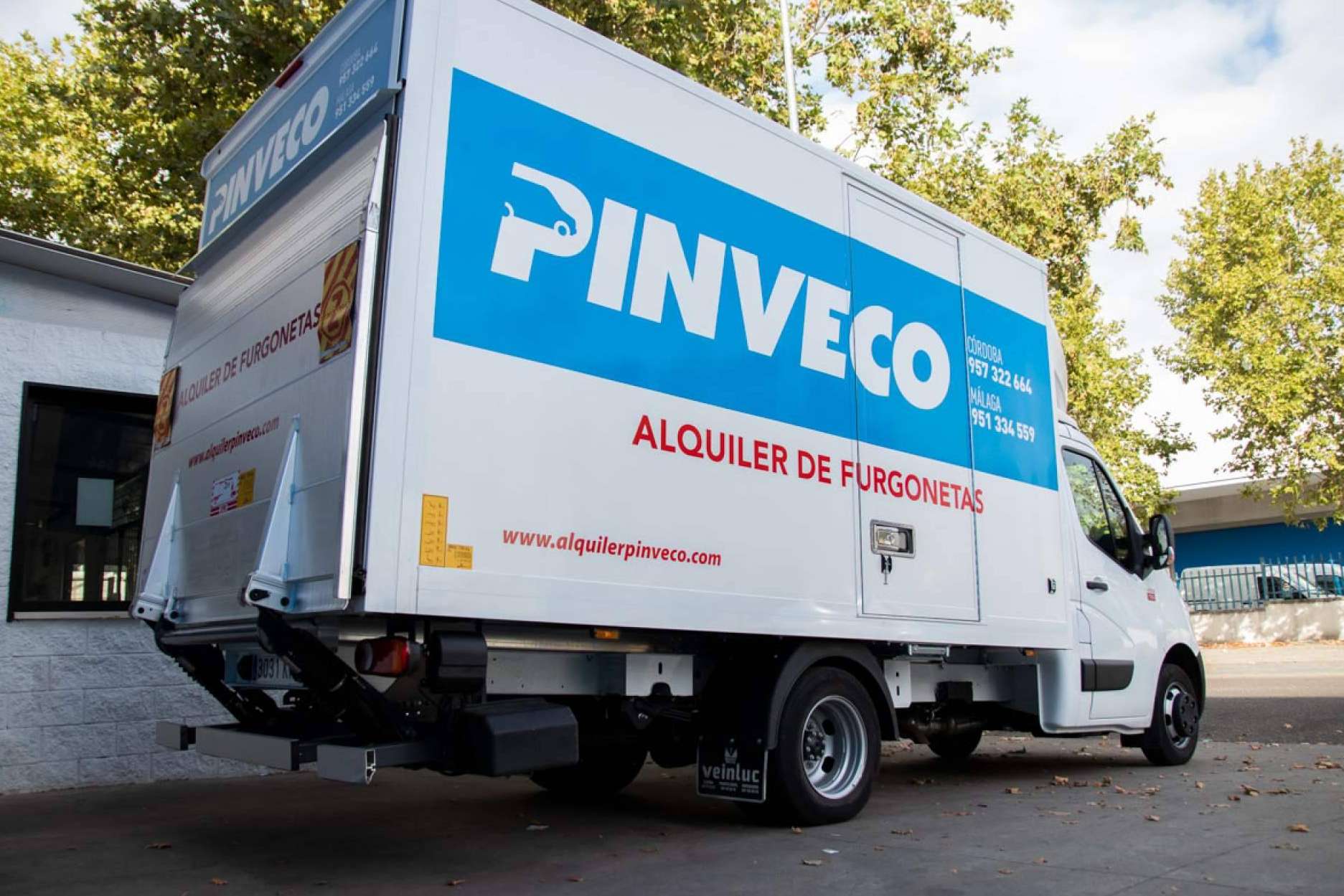 Alquiler de furgonetas para profesionales en Andalucía de la mano de Pinveco