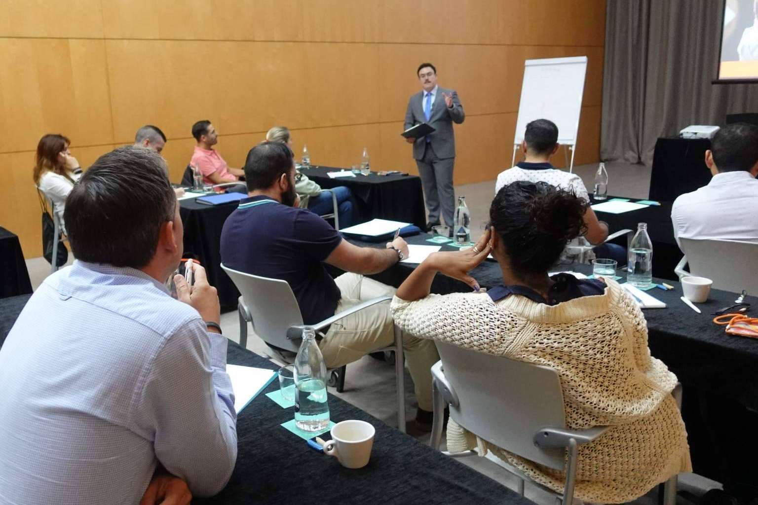 Fernando Miralles y sus cursos de oratoria para hablar en público de cara a febrero
