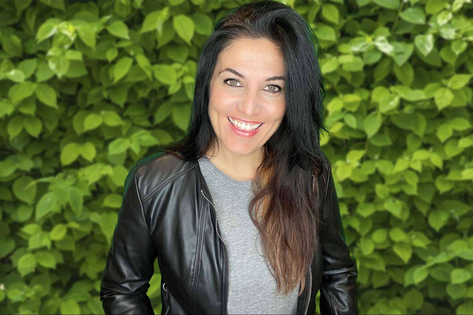 Lena Valenti, el unicornio literario prolífico y creativo de la novela romántica adulta