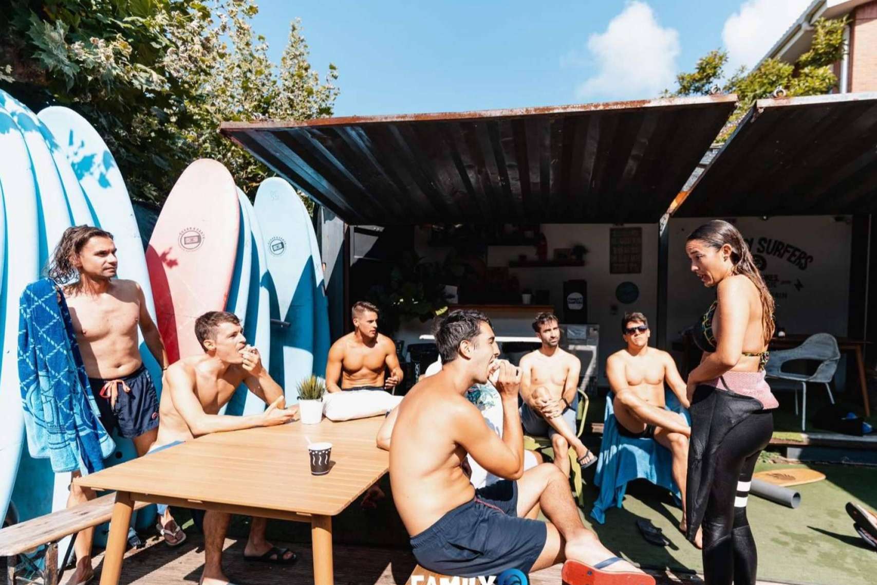 Family Surfers – Surfcamp Las Dunas, un turismo de moda entre los jóvenes