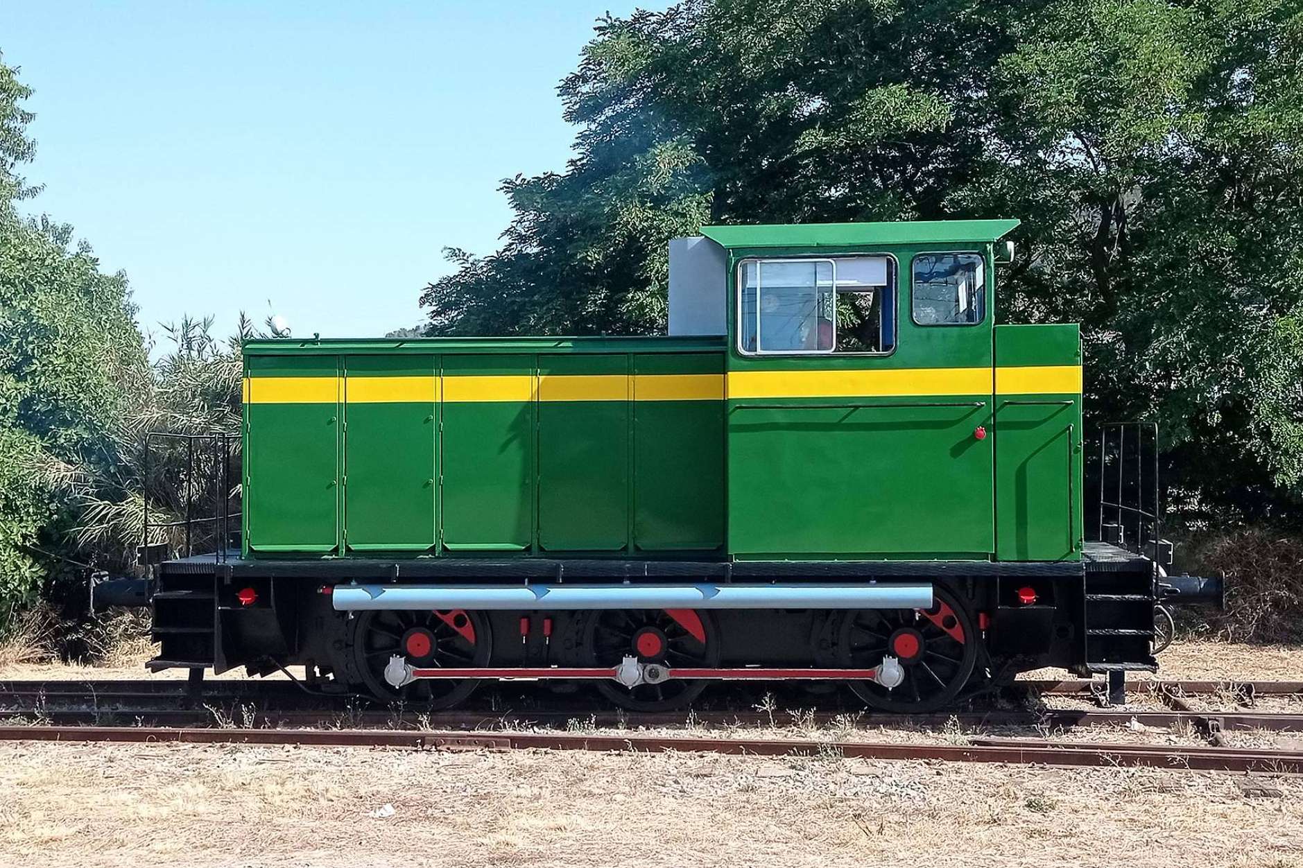 Una histórica locomotora de RENFE restaurada por la Fundación del Patrimonio Ferroviario